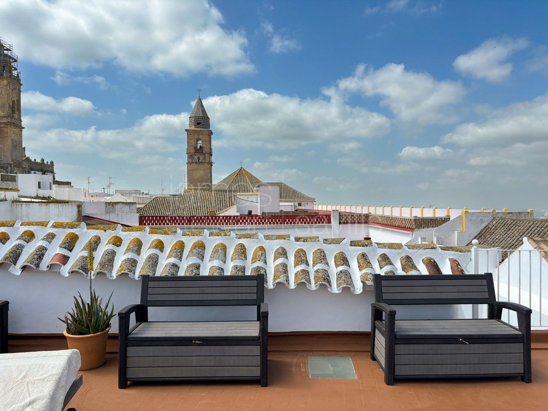 Casa de la Luz: An Architectural Gem with Picturesque Views and Living History, Medina Sidonia