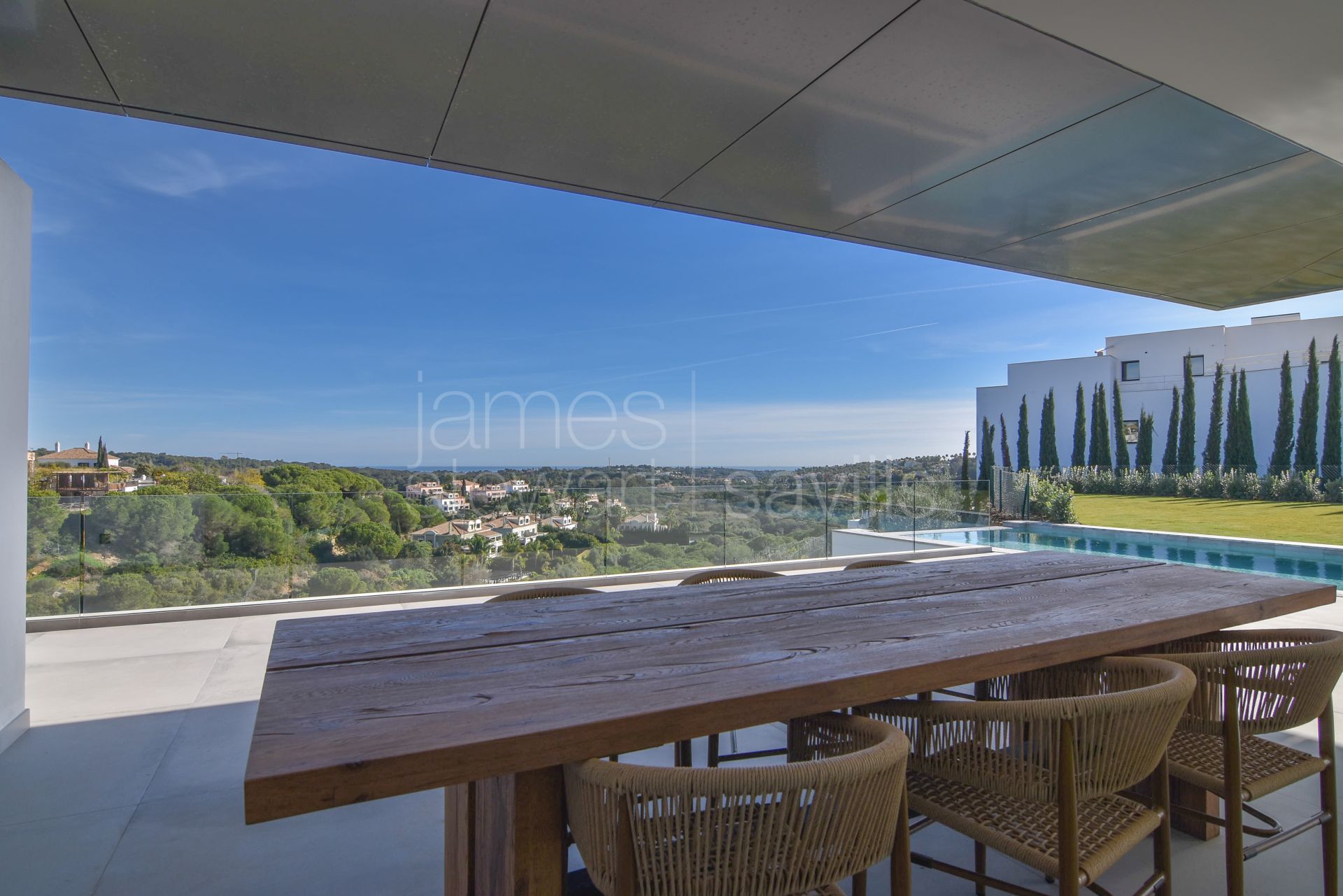 A superb brand new villa with panoramic sea and Sotogrande views