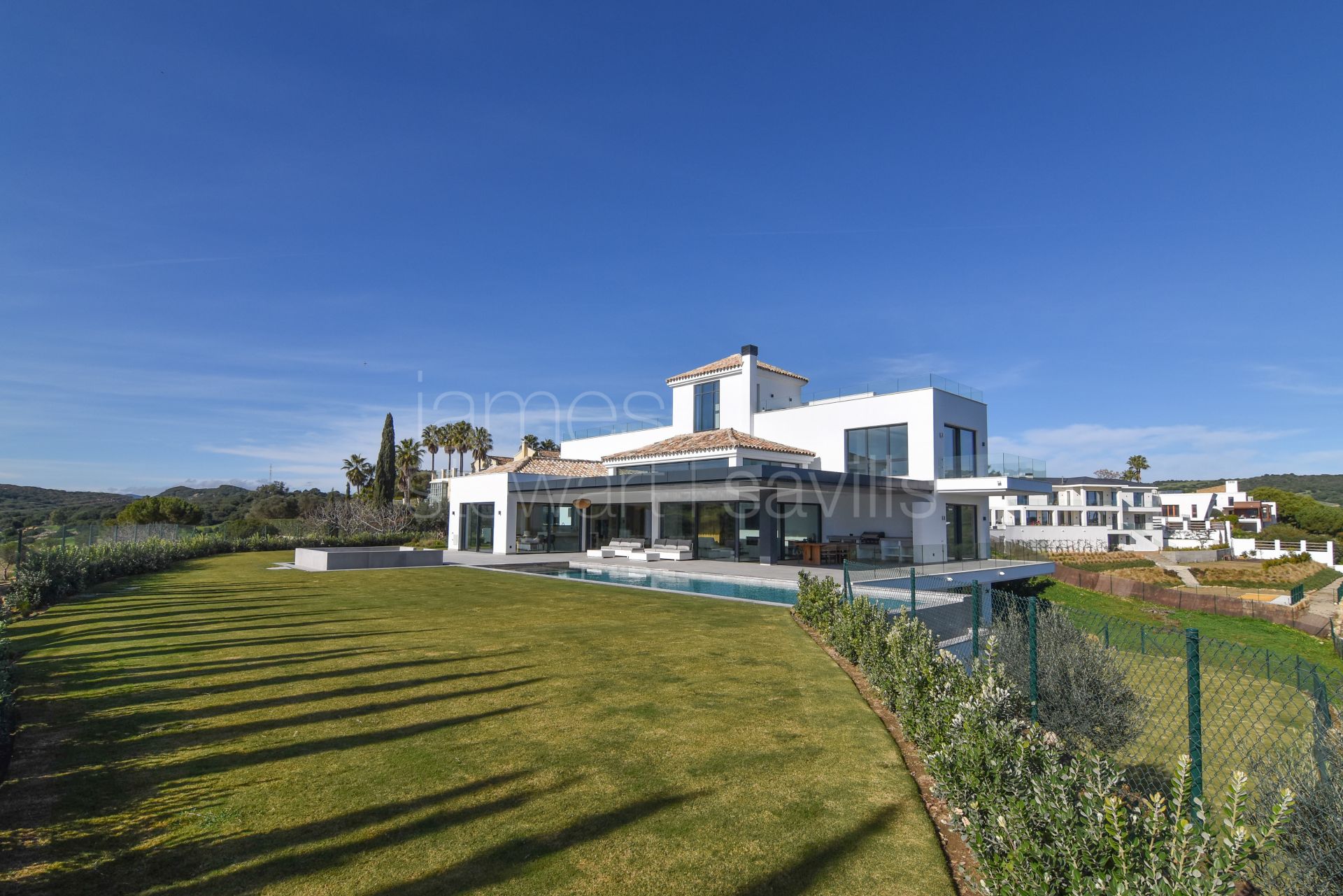 A superb brand new villa with panoramic sea and Sotogrande views