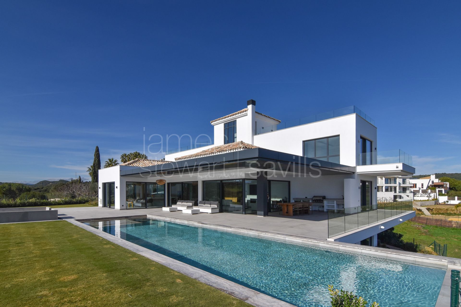 A superb brand new villa with panoramic sea and Sotogrande views