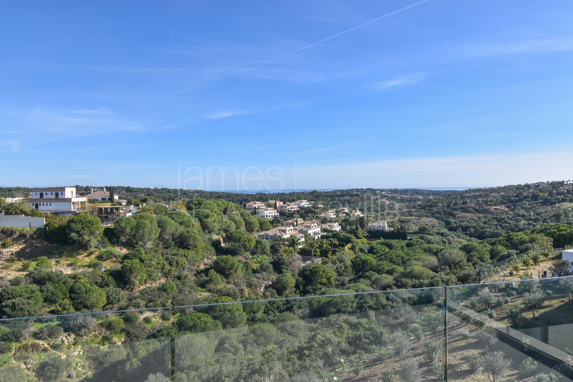 A superb brand new villa with panoramic sea and Sotogrande views