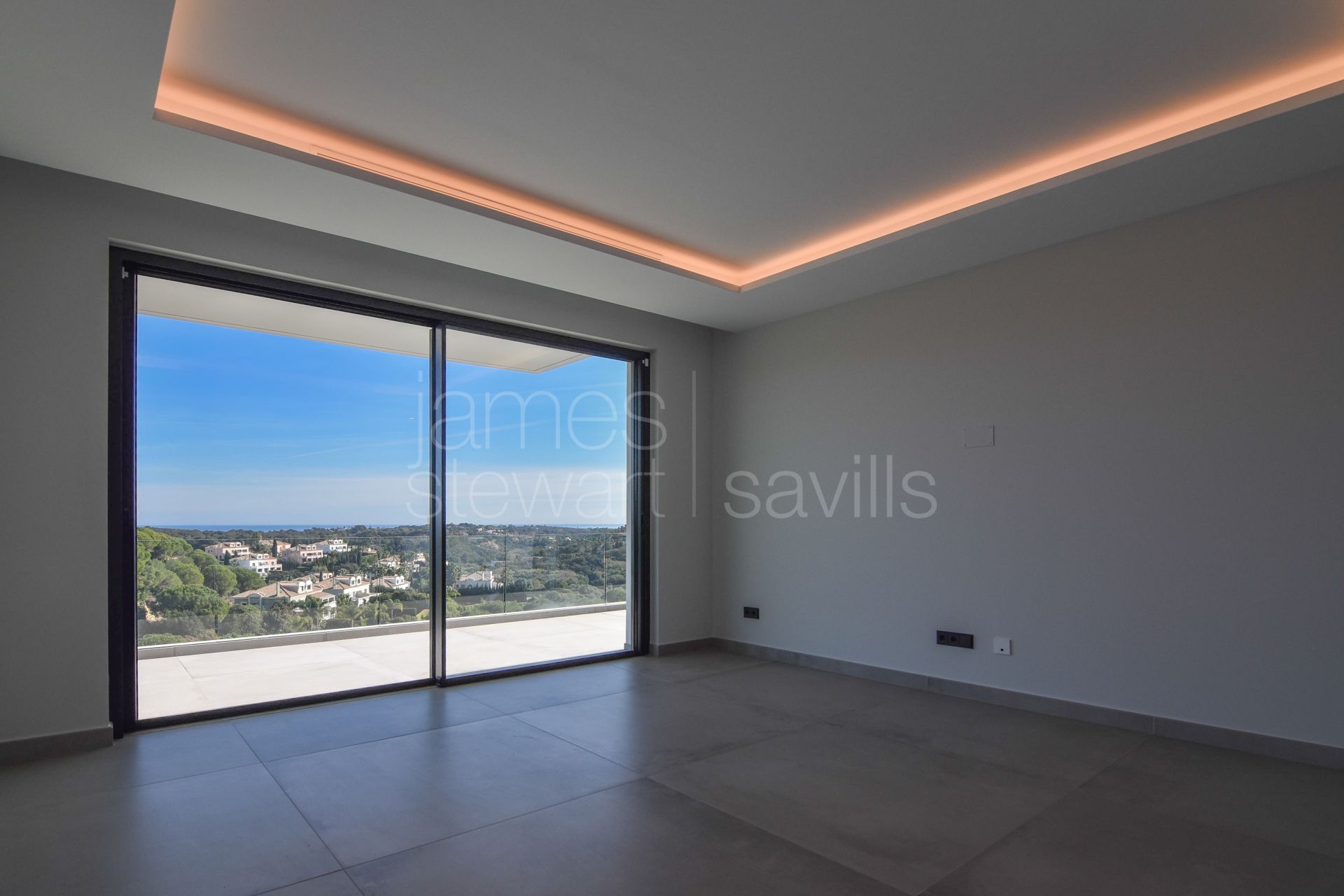 A superb brand new villa with panoramic sea and Sotogrande views