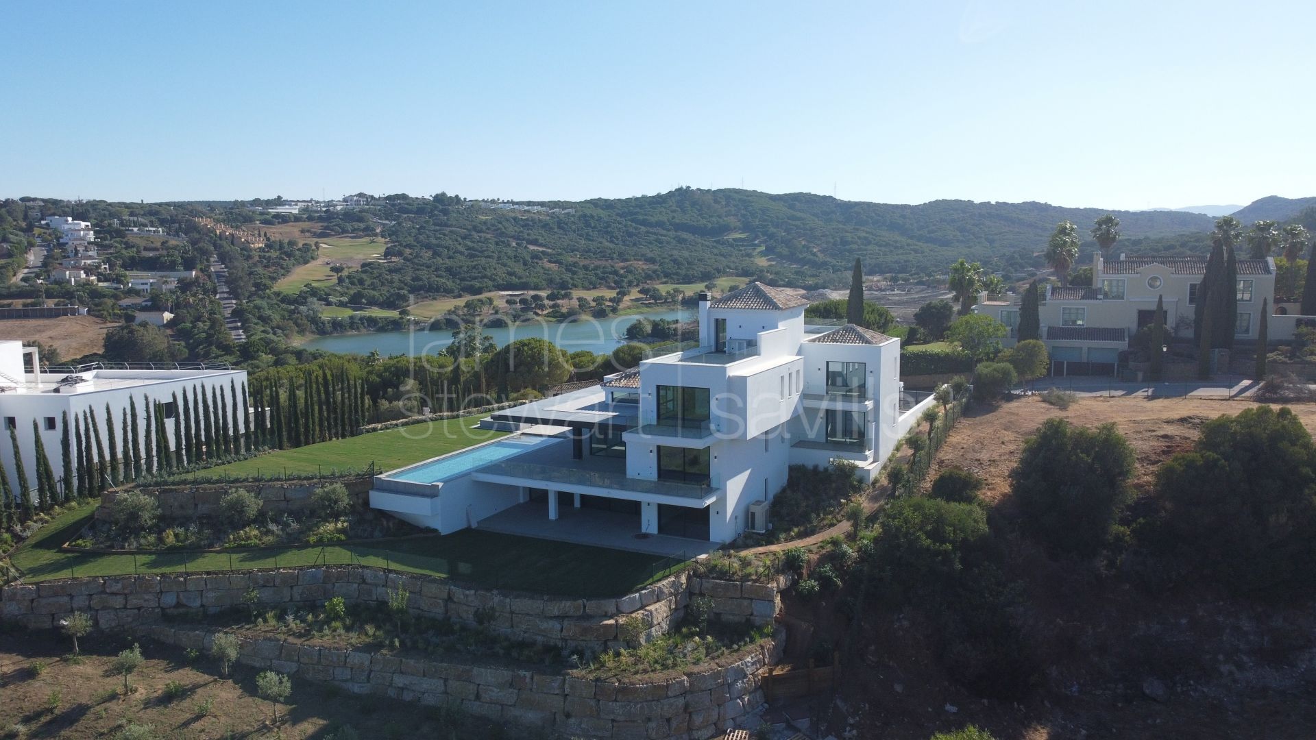 A superb brand new villa with panoramic sea and Sotogrande views