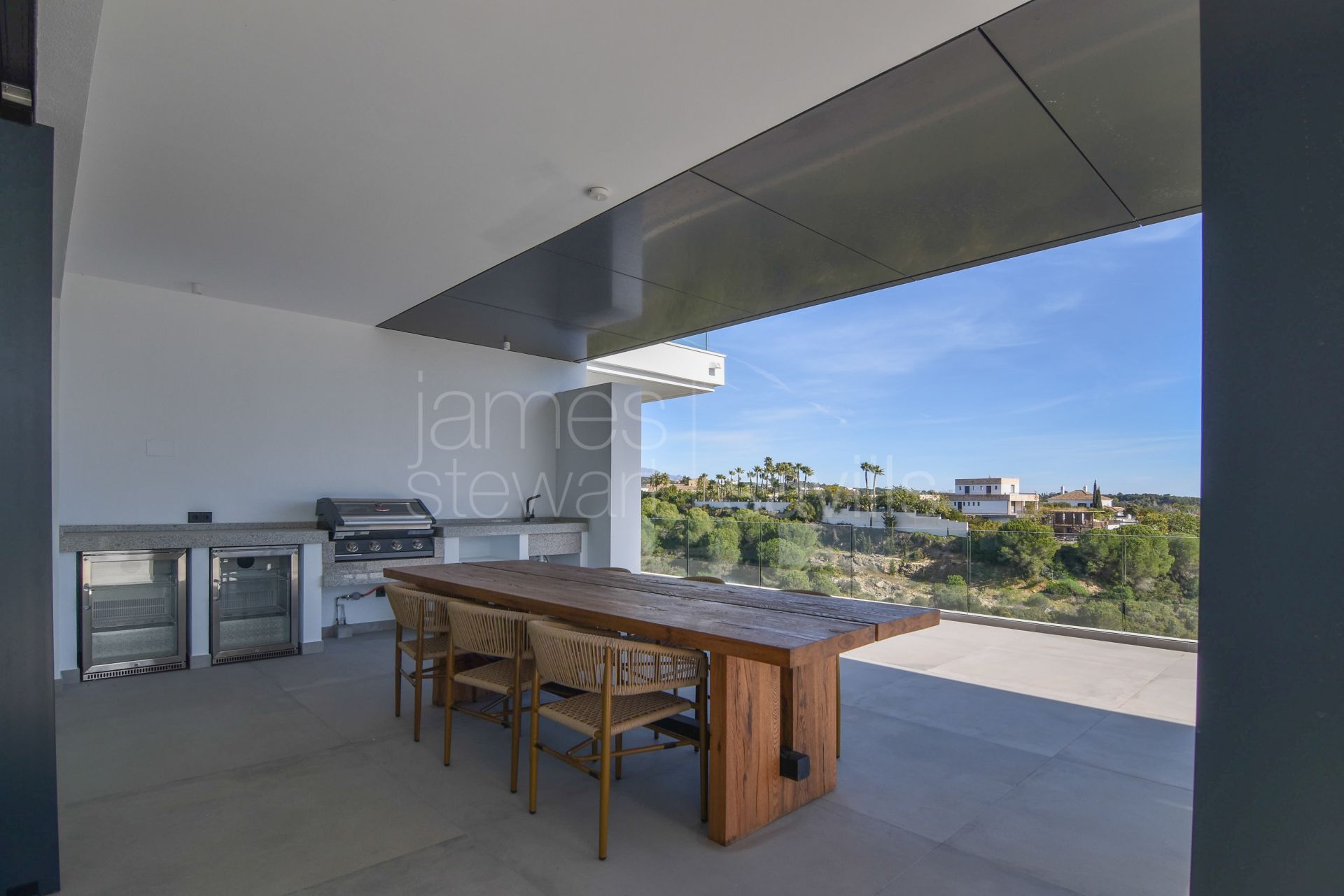 A superb brand new villa with panoramic sea and Sotogrande views