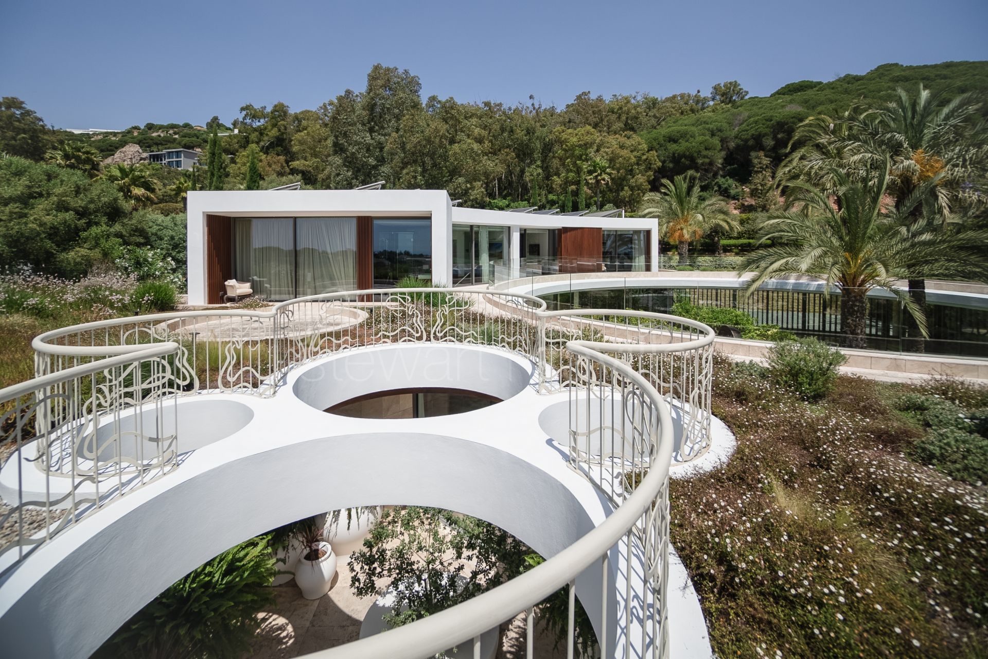 Villa Aquarius in La Reserva de Sotogrande – Privacy, Sea Views and Timeless Elegance in El Mirador