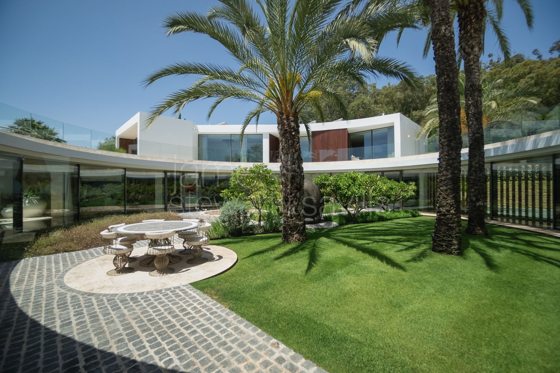 Villa Aquarius in La Reserva de Sotogrande – Privacy, Sea Views and Timeless Elegance in El Mirador