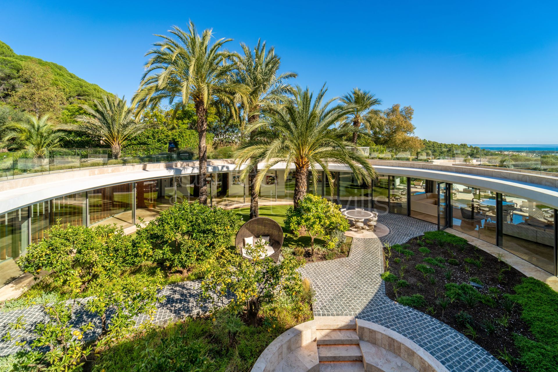 Villa Aquarius en La Reserva de Sotogrande – Privacidad, Vistas al Mar y Elegancia Atemporal en El Mirador