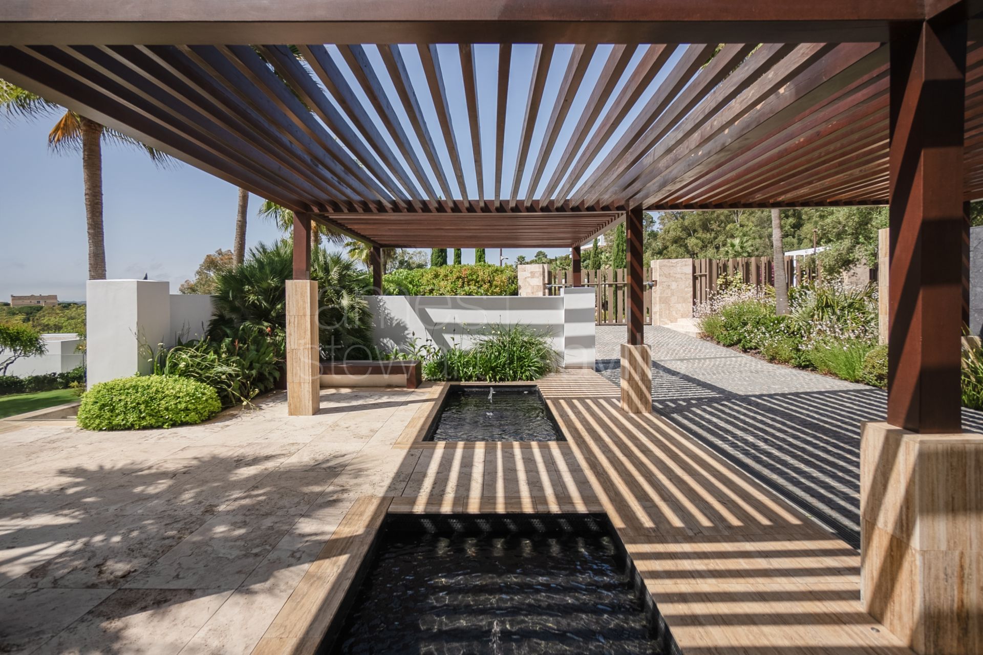 Villa Aquarius in La Reserva de Sotogrande – Privacy, Sea Views and Timeless Elegance in El Mirador