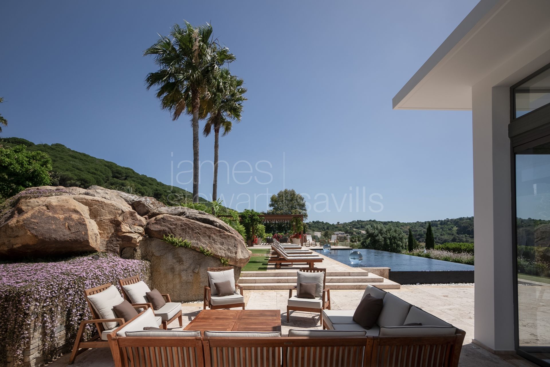 Villa Aquarius in La Reserva de Sotogrande – Privacy, Sea Views and Timeless Elegance in El Mirador