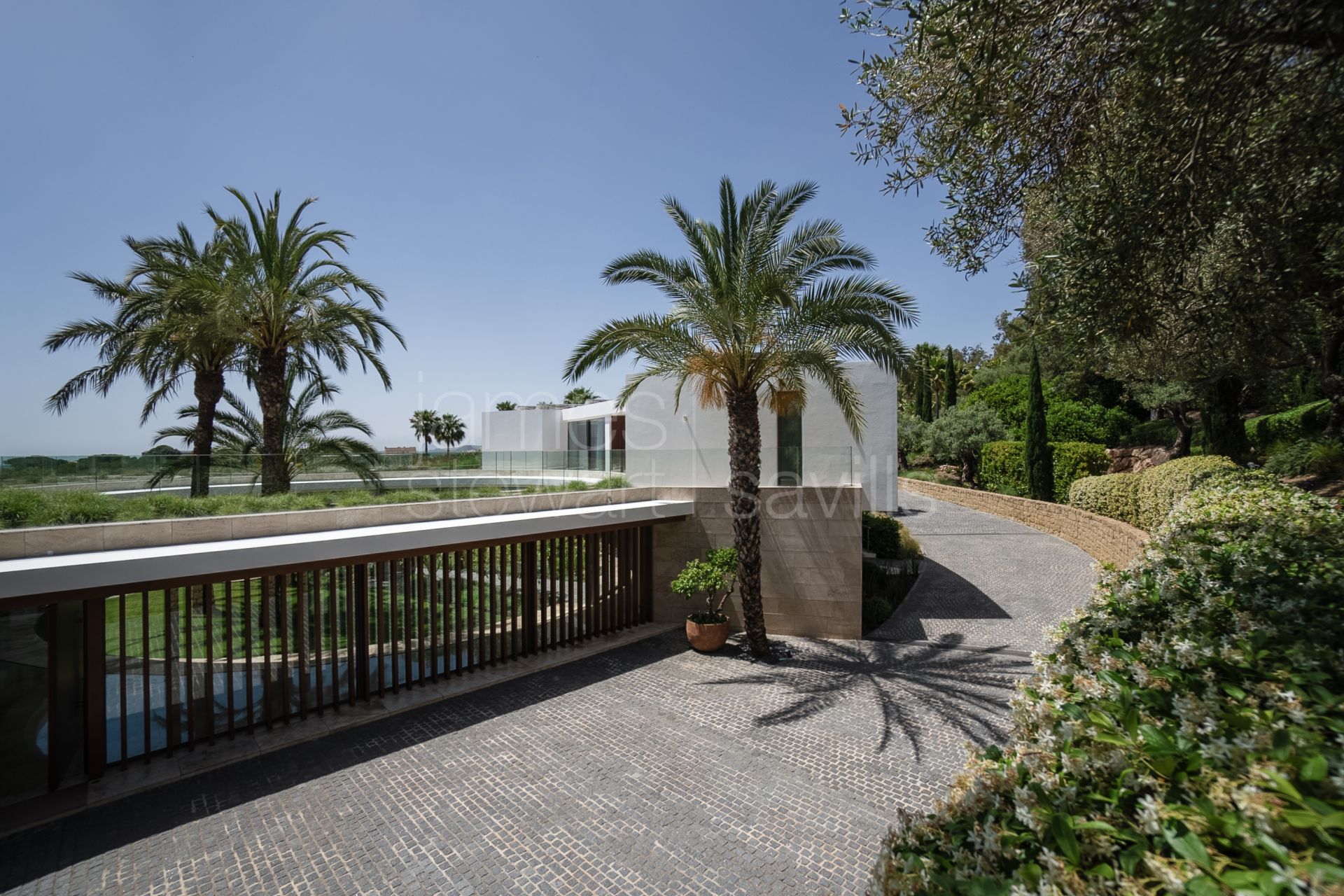 Villa Aquarius in La Reserva de Sotogrande – Privacy, Sea Views and Timeless Elegance in El Mirador