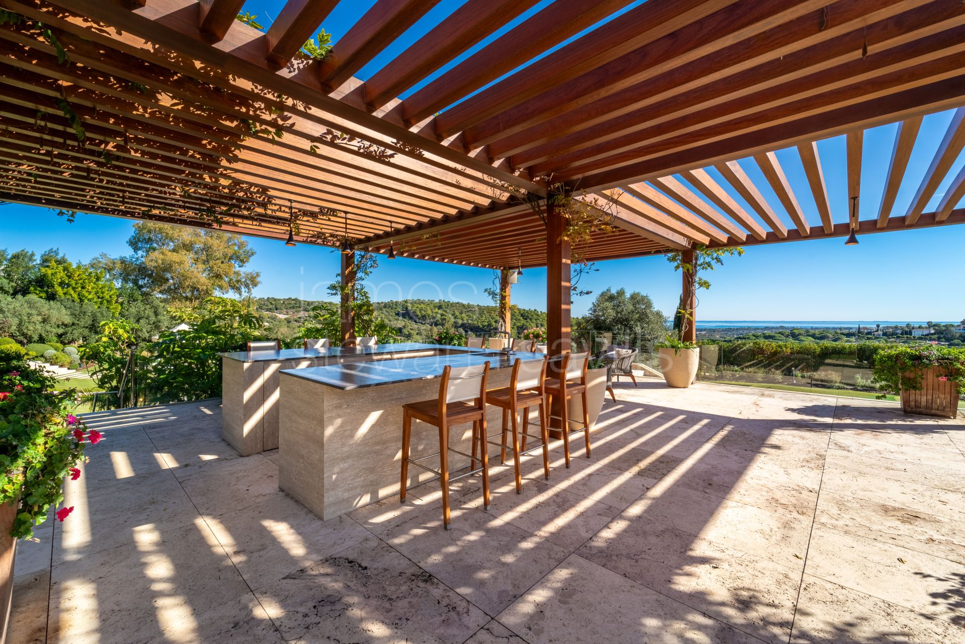 Villa Aquarius en La Reserva de Sotogrande – Privacidad, Vistas al Mar y Elegancia Atemporal en El Mirador