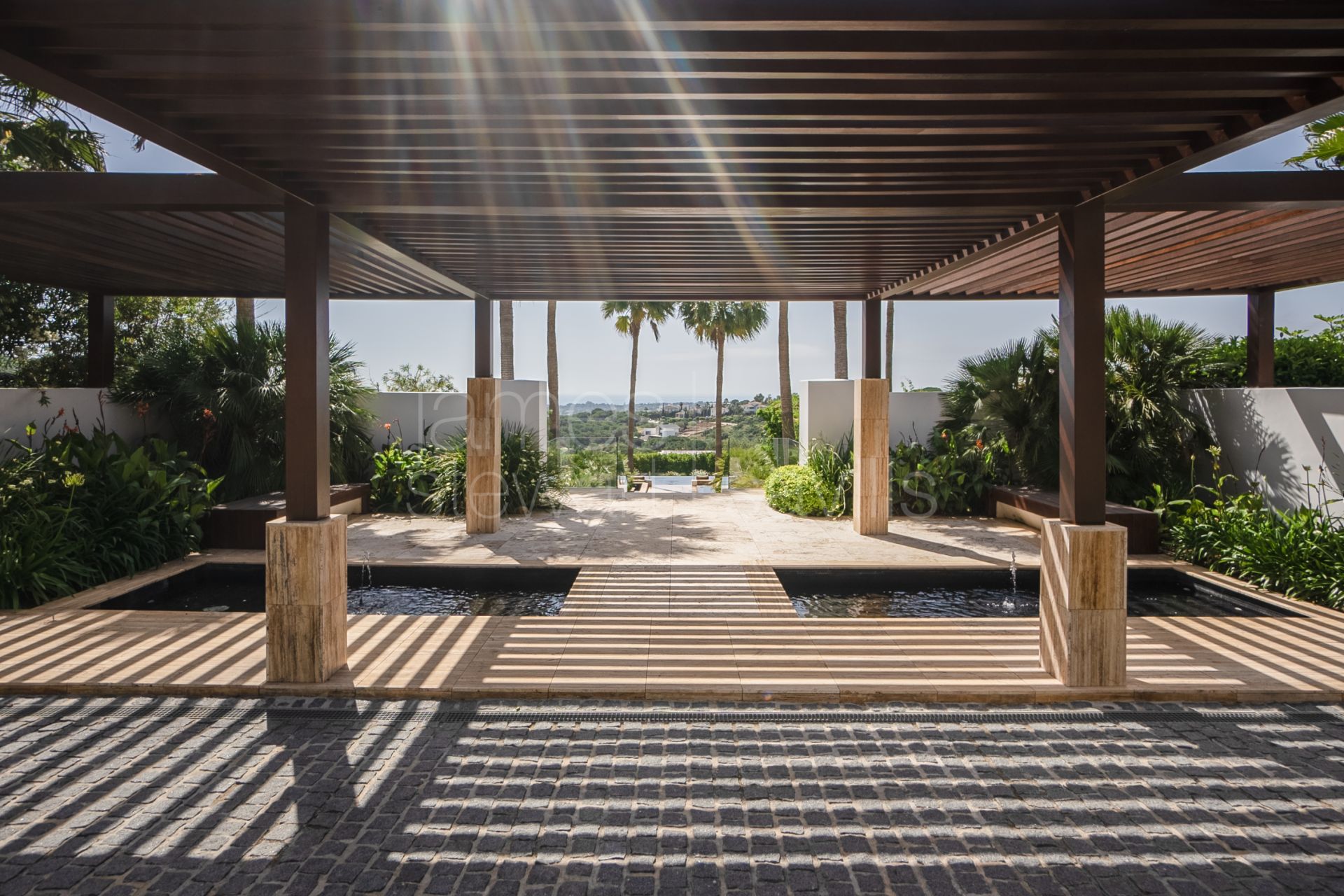 Villa Aquarius in La Reserva de Sotogrande – Privacy, Sea Views and Timeless Elegance in El Mirador