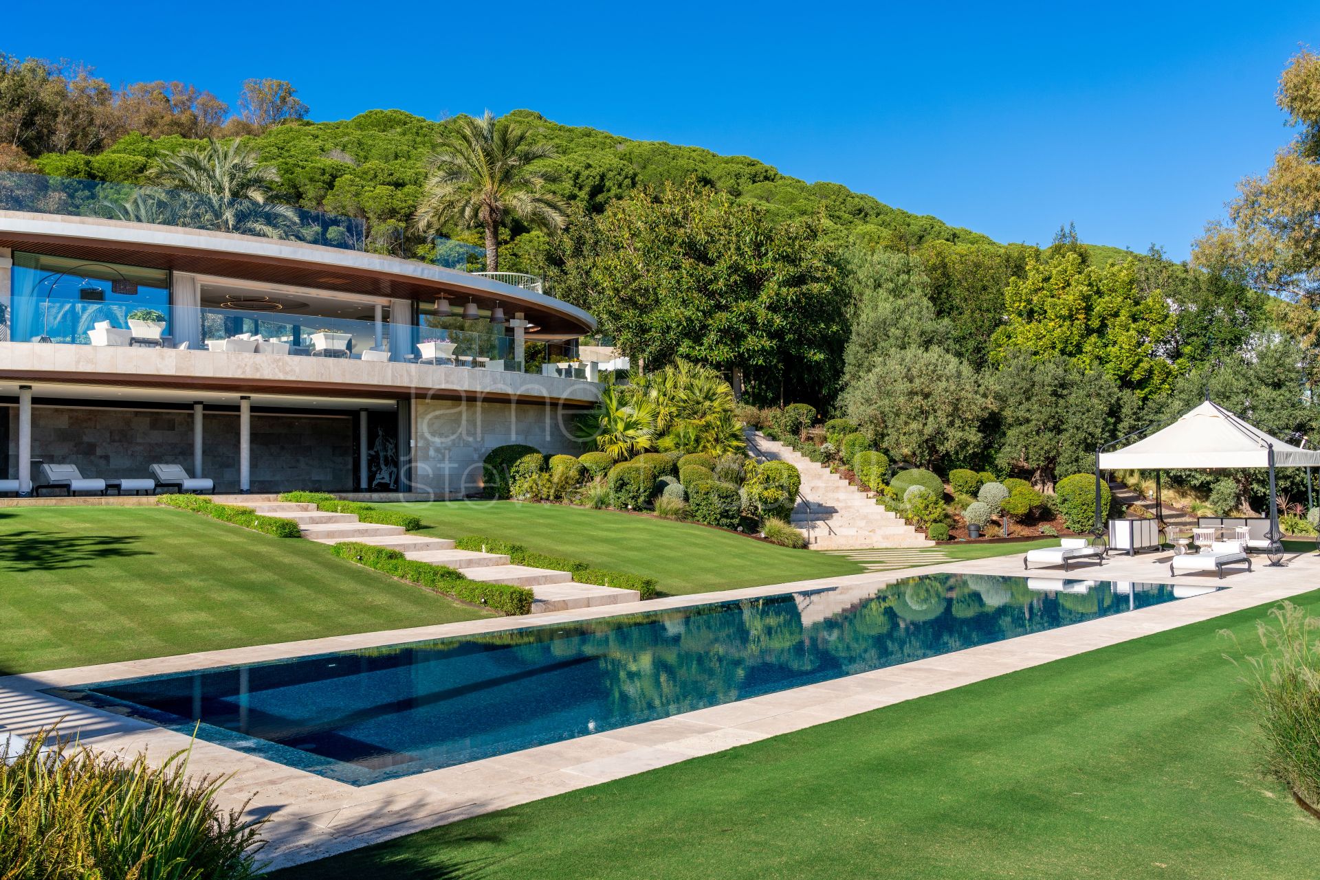 Villa Aquarius en La Reserva de Sotogrande – Privacidad, Vistas al Mar y Elegancia Atemporal en El Mirador