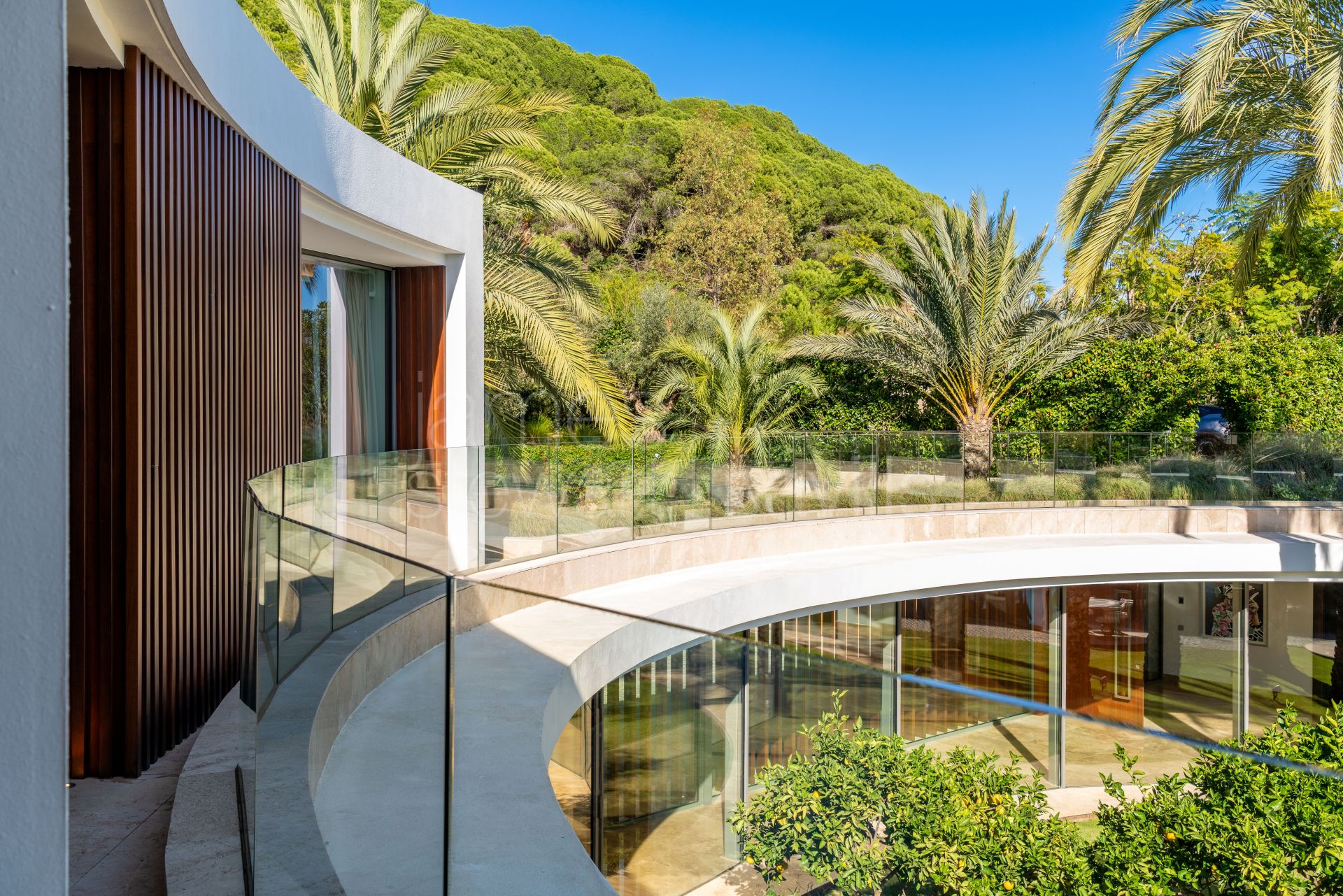 Villa Aquarius en La Reserva de Sotogrande – Privacidad, Vistas al Mar y Elegancia Atemporal en El Mirador