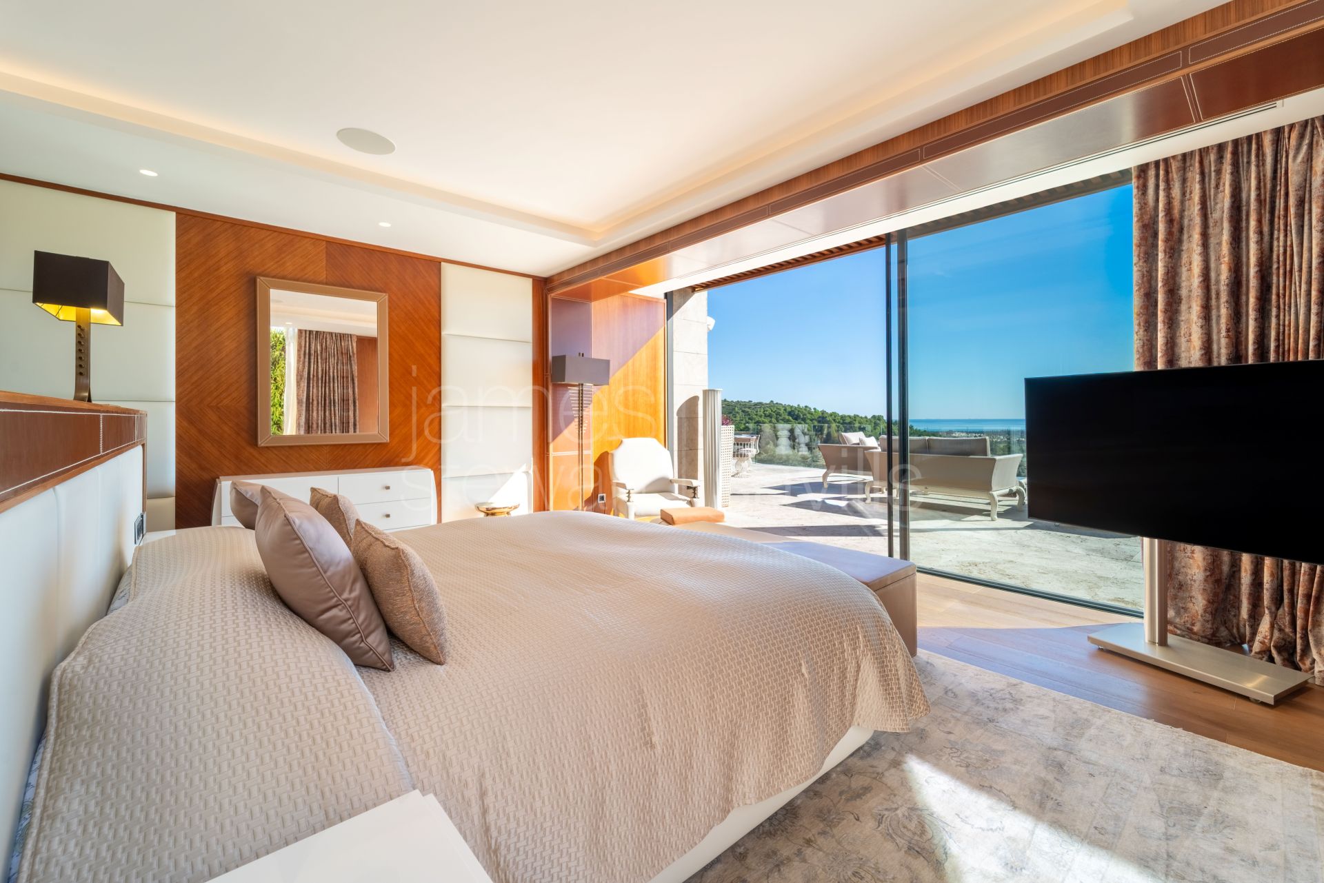 Villa Aquarius en La Reserva de Sotogrande – Privacidad, Vistas al Mar y Elegancia Atemporal en El Mirador
