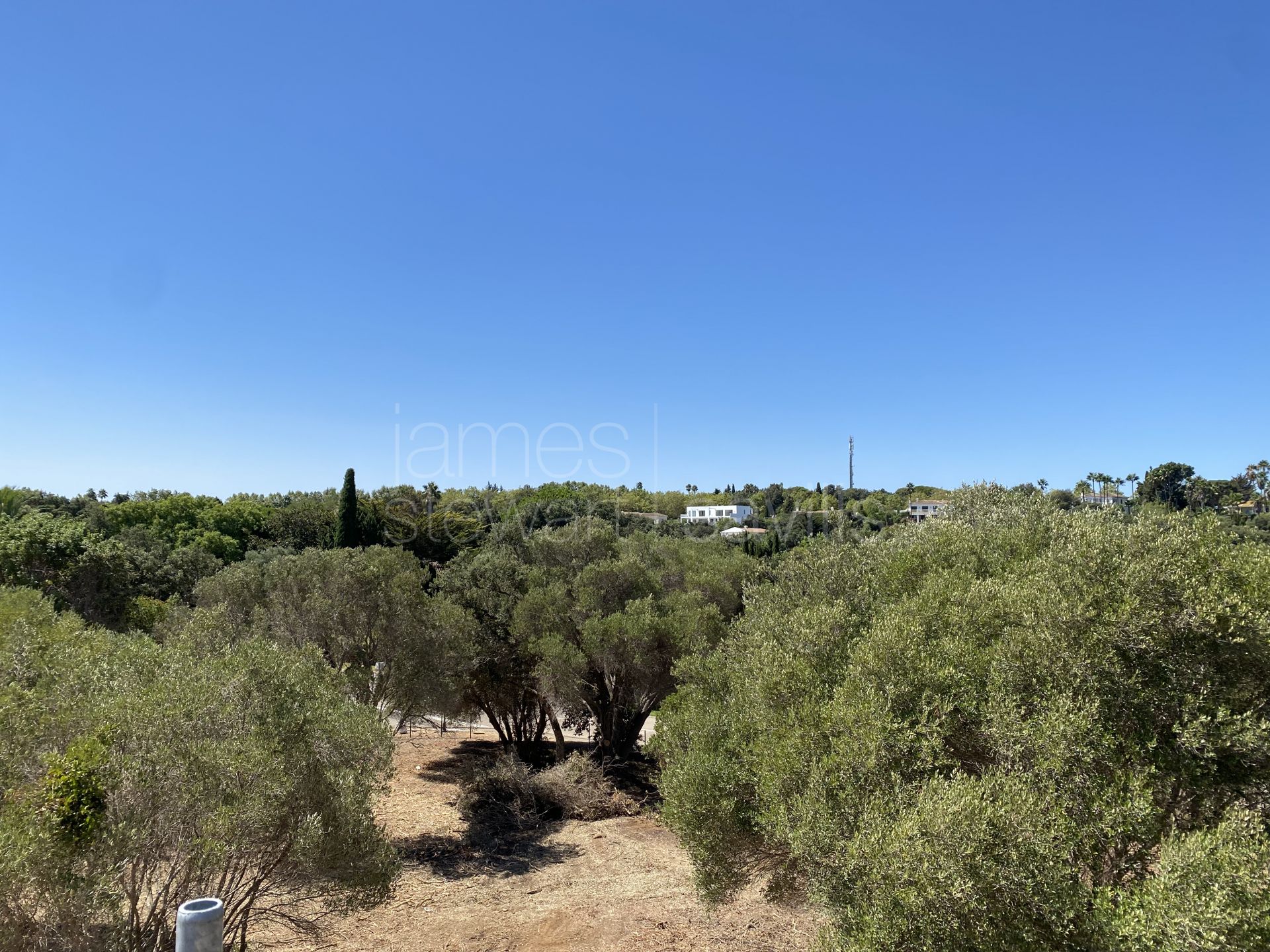 Luxury Plot with Sea Views in Sotogrande Alto Central