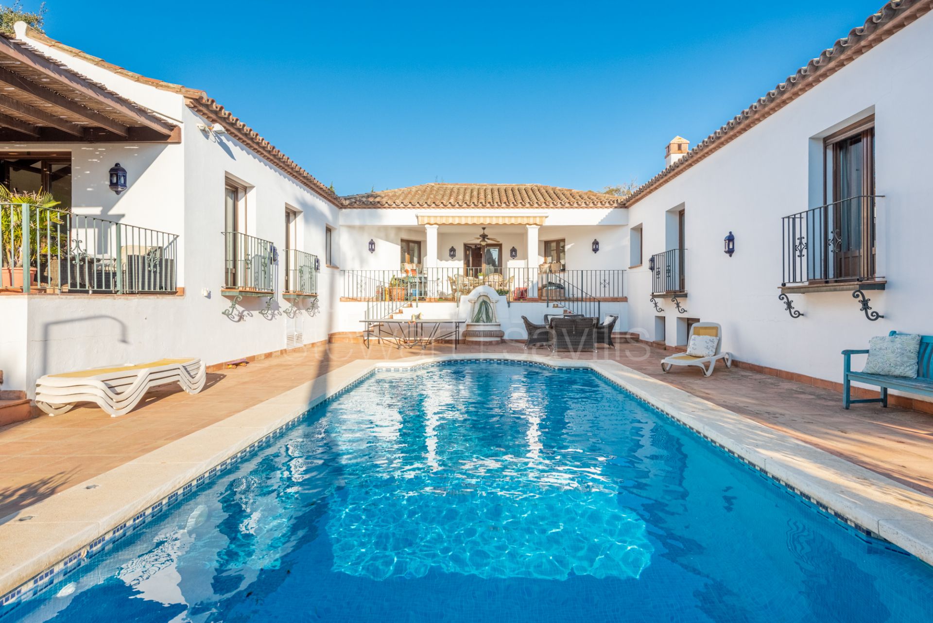 Ideal family villa in Sotogrande Alto