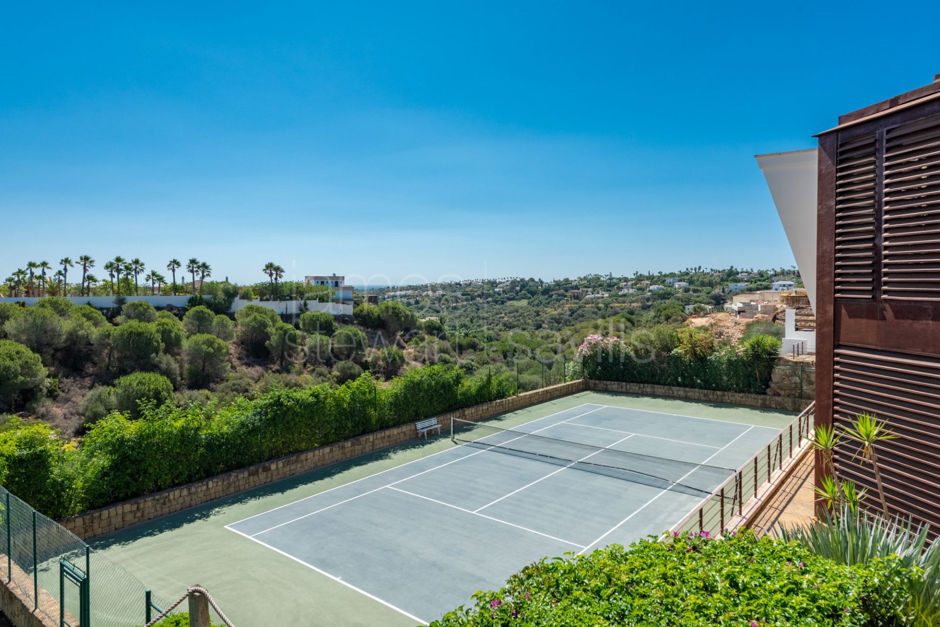 Unique opportunity to buy two villas with tennis court in Sotogrande Alto