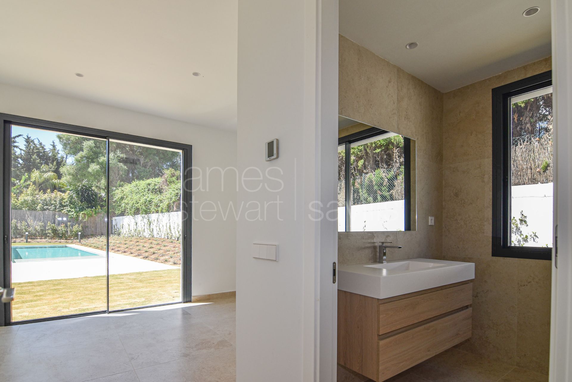Nueva construcción villa contemporánea con Diseño Sostenible en Sotogrande Costa
