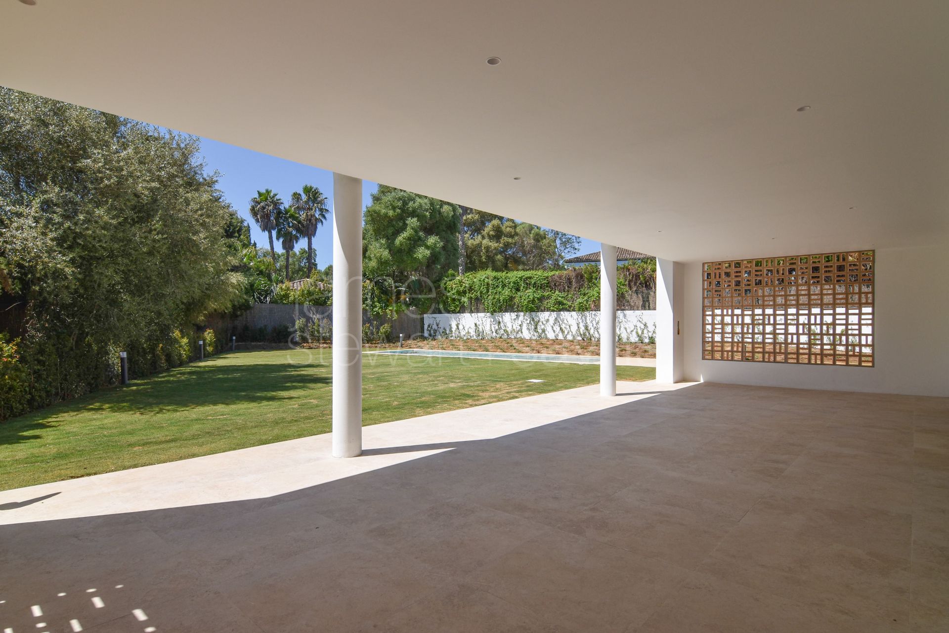 Nueva construcción villa contemporánea con Diseño Sostenible en Sotogrande Costa