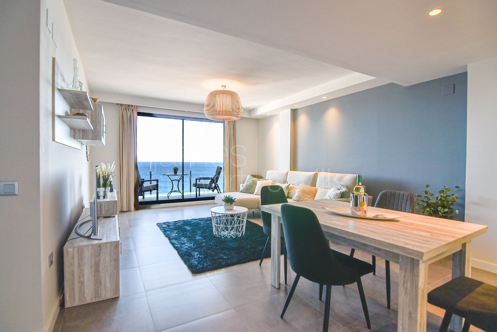 Fabulous buy-to-let investment opportunity with the most amazing sea views in Blue Suites