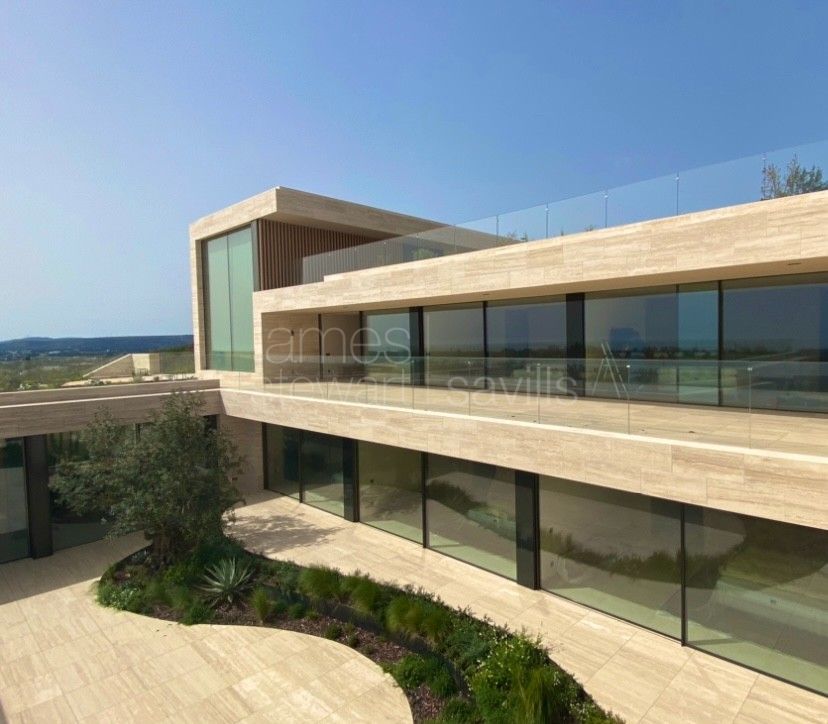 Exceptional Contemporary Villa with Panoramic Sea, Golf and Mountain Views in La Reserva, Sotogrande