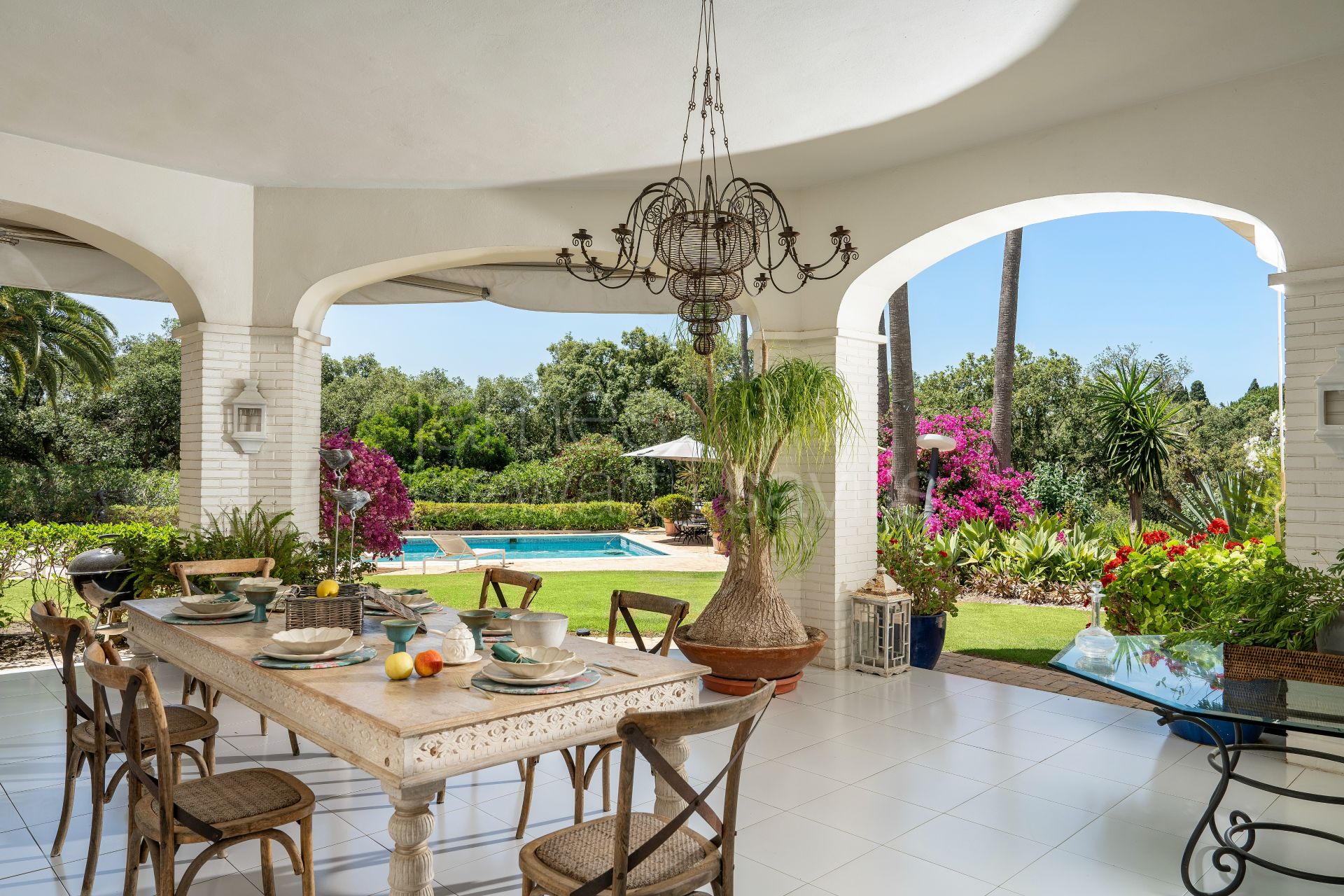 Excelente Villa en Sotogrande Costa, Cerca de la Playa y Campos de Golf