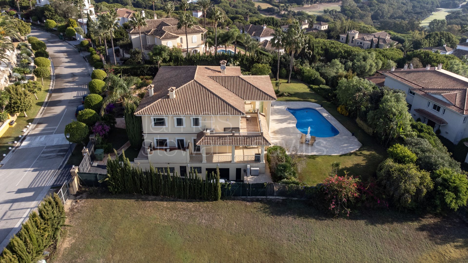 Spacious Family Villa in Sotogrande Alto