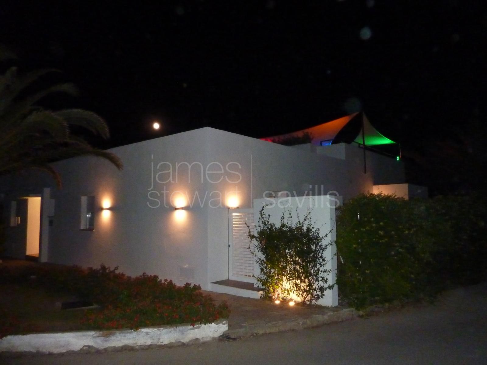 Bungalow by Trocadero Beach Club with Large Terrace & Sea Views