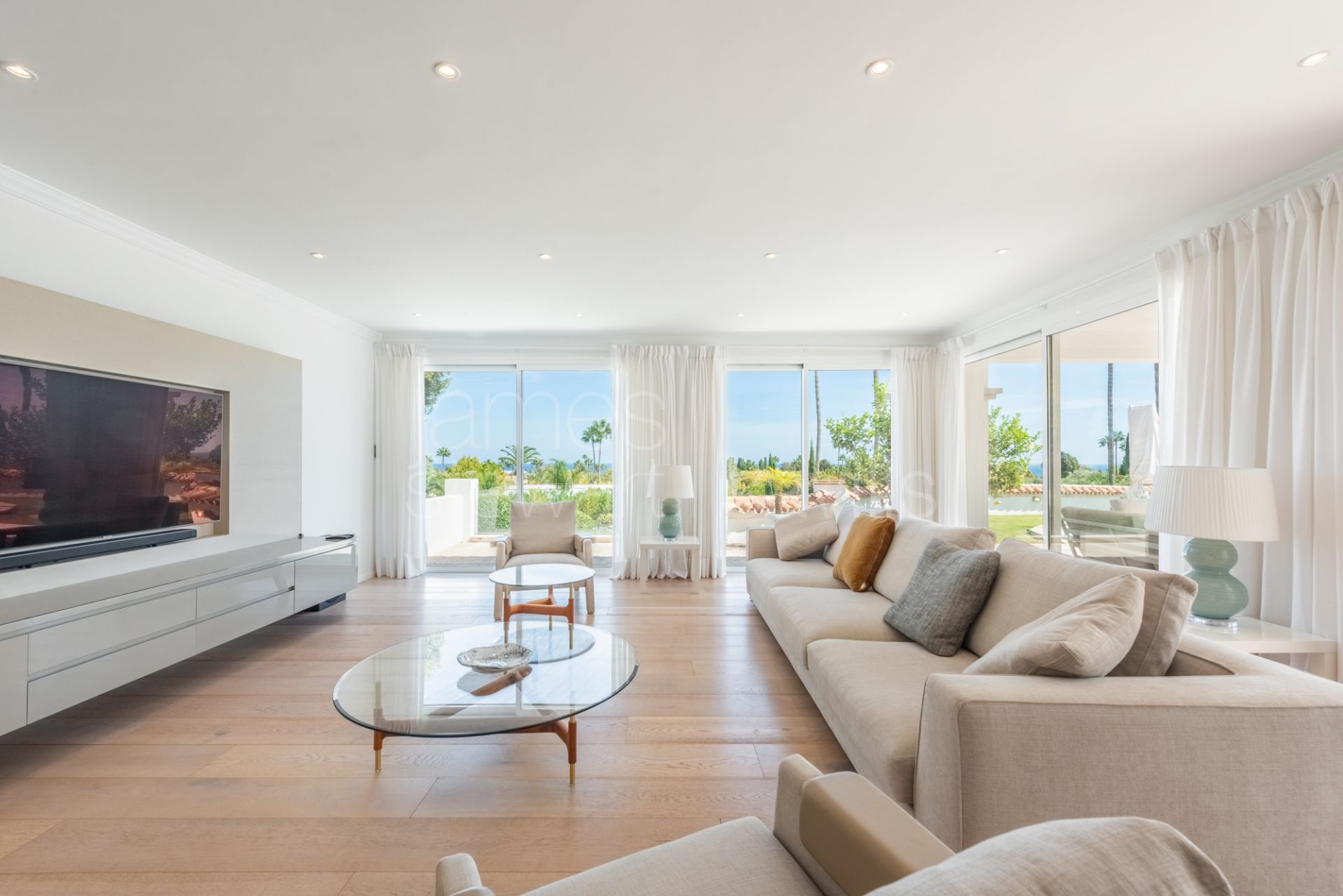 Elegant Villa with Exceptional Mediterranean Views in the Kings and Queens Area of Sotogrande