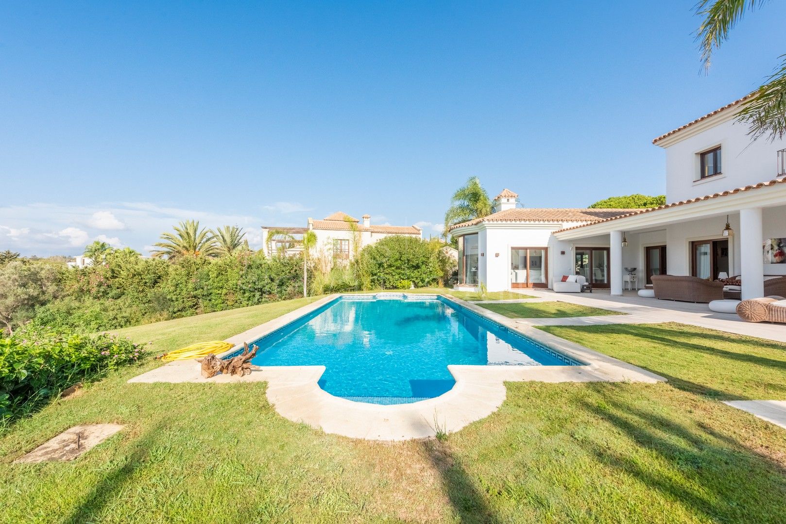 Renovated Sotogrande Alto Villa for Sale with Almenara Lake and Golf Views