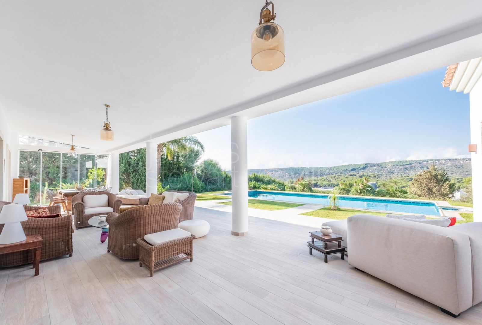 Renovated Sotogrande Alto Villa for Sale with Almenara Lake and Golf Views