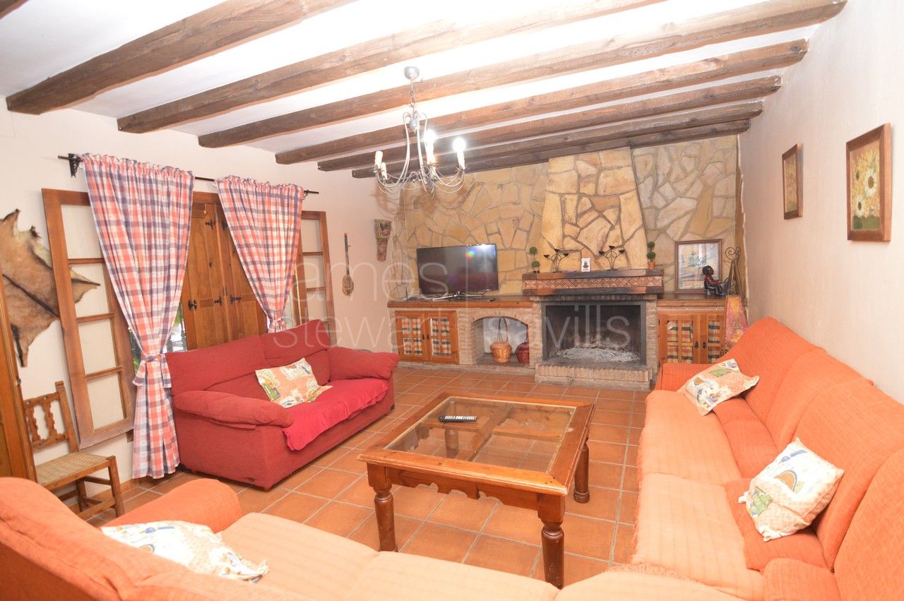 Charming Countryside Home Just 10 Minutes from Sotogrande