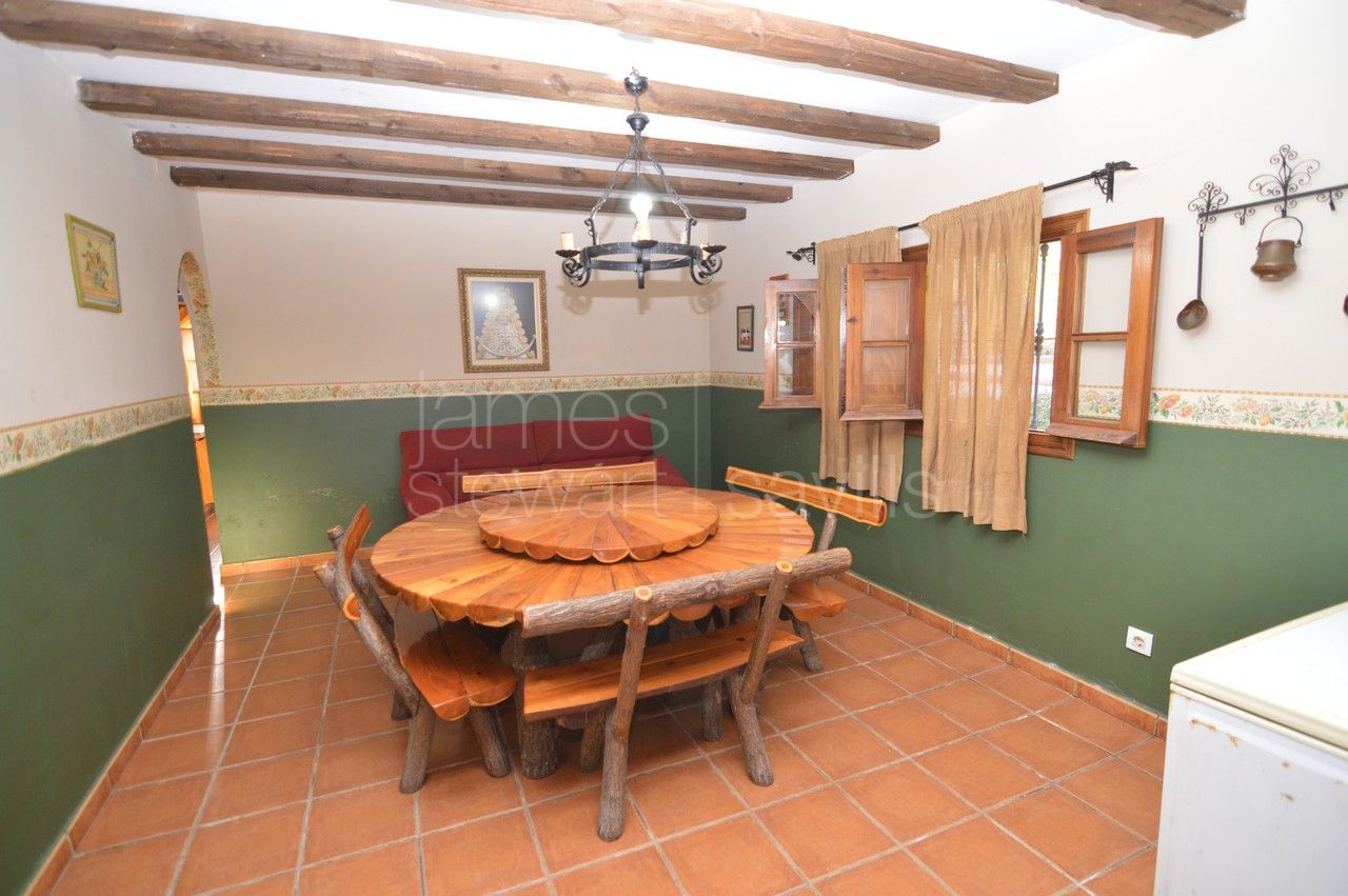 Charming Countryside Home Just 10 Minutes from Sotogrande