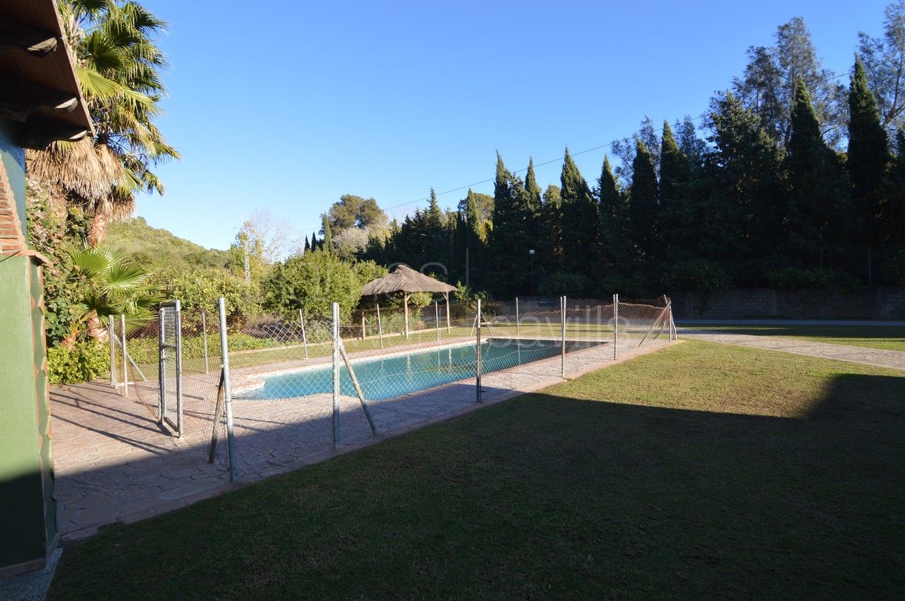 Charming Countryside Home Just 10 Minutes from Sotogrande