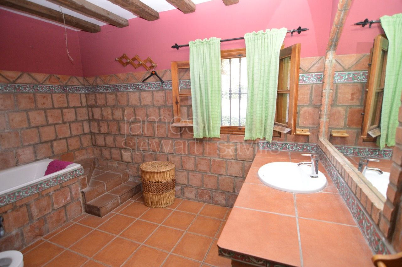 Charming Countryside Home Just 10 Minutes from Sotogrande