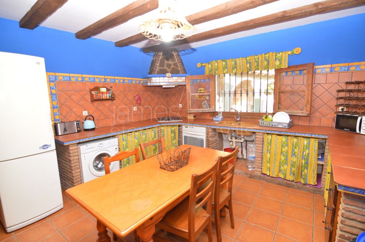 Charming Countryside Home Just 10 Minutes from Sotogrande