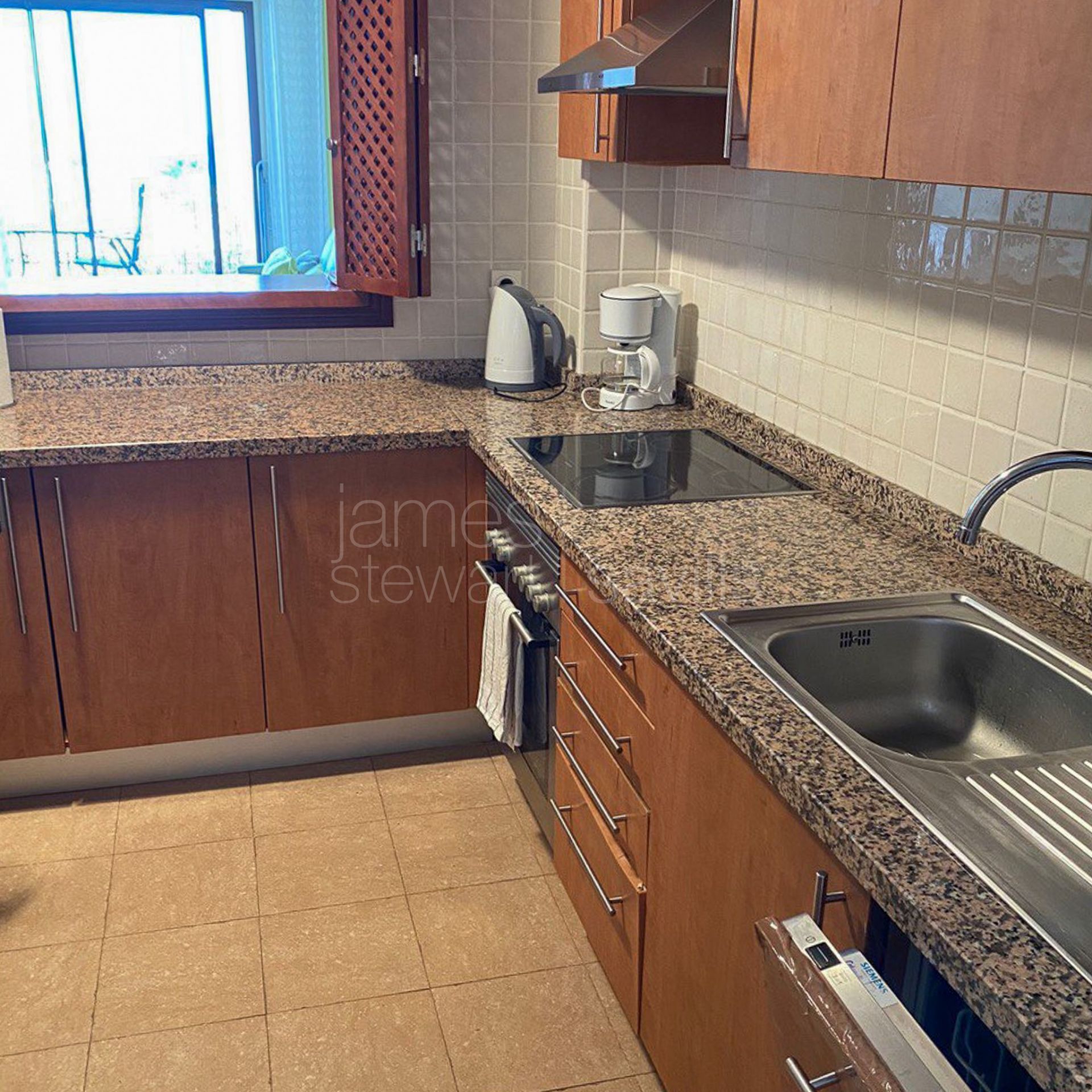 Apartamento de 2 dormitorios con vistas al mar en La Alcaidesa