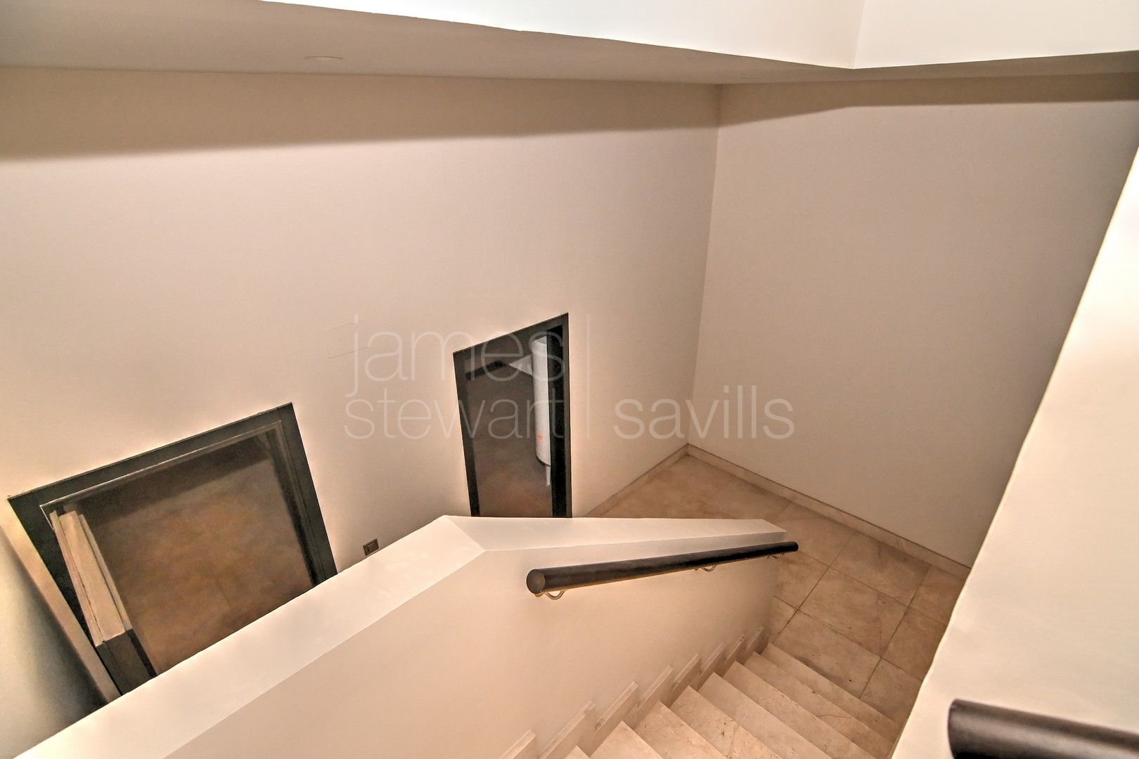 Elegant Ground Floor Apartment with Private Garden in Hacienda de Valderrama