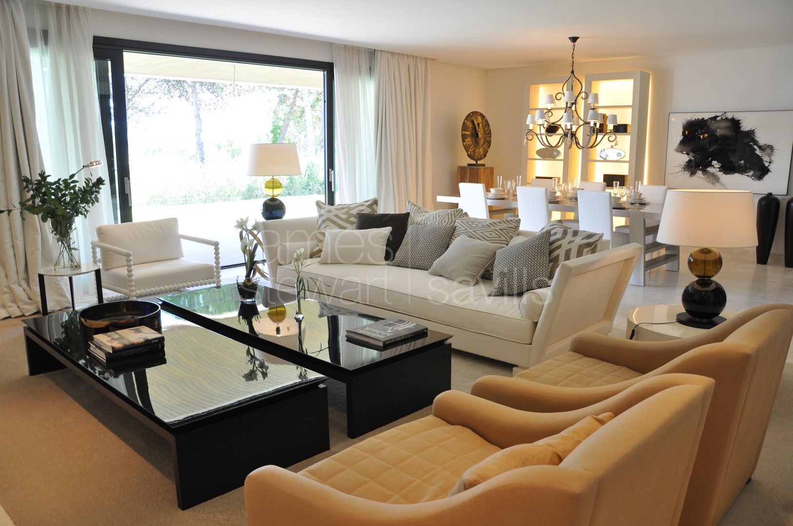 Elegante Apartamento con Jardín Privado en Hacienda de Valderrama