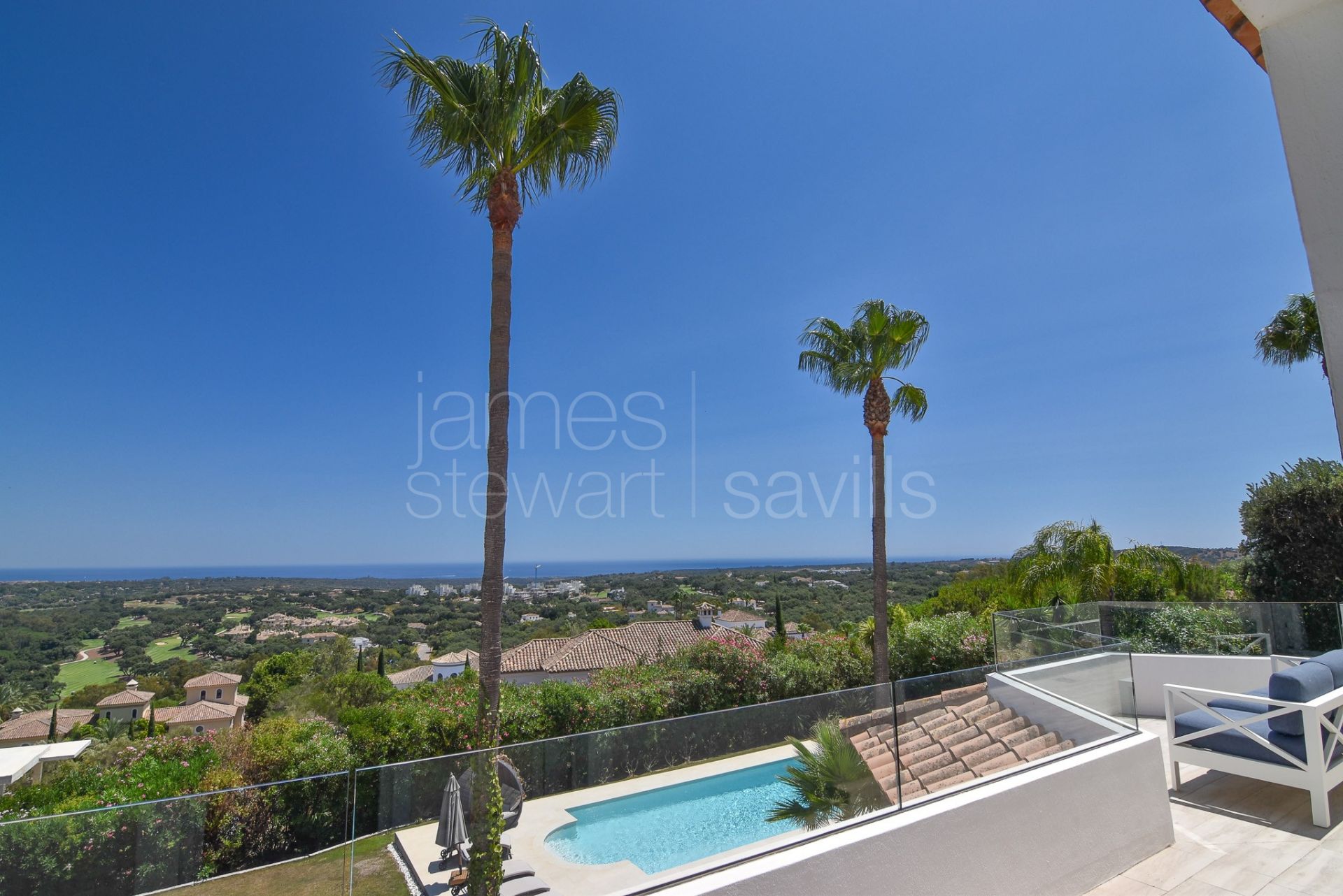 Truly stunning 120º panoramic golf and sea views from all floors