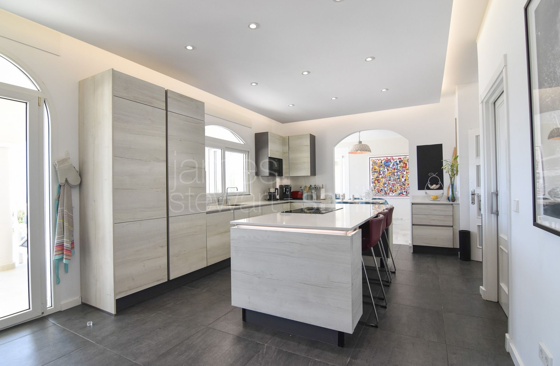 Truly stunning 120º panoramic golf and sea views from all floors