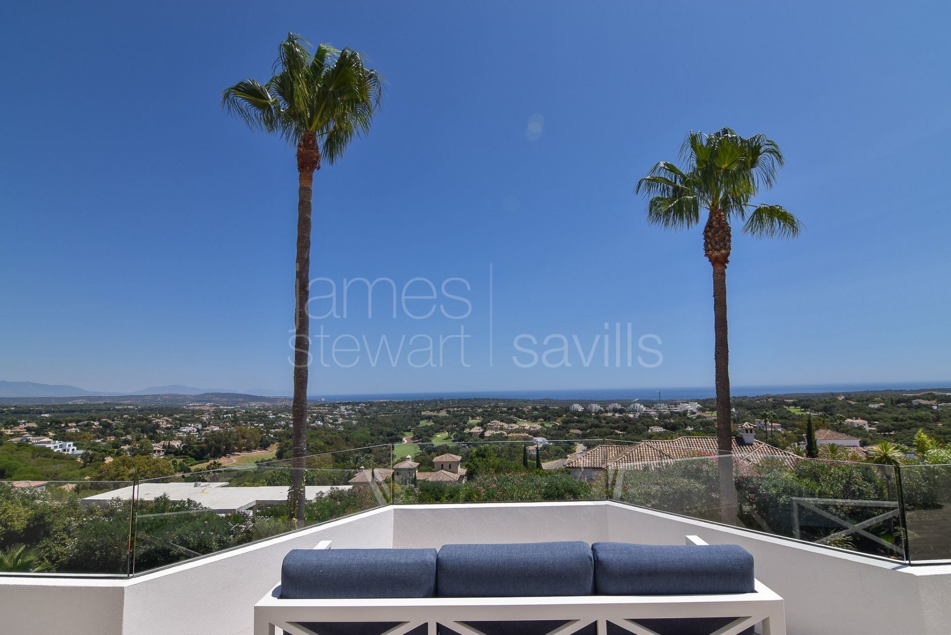 Truly stunning 120º panoramic golf and sea views from all floors