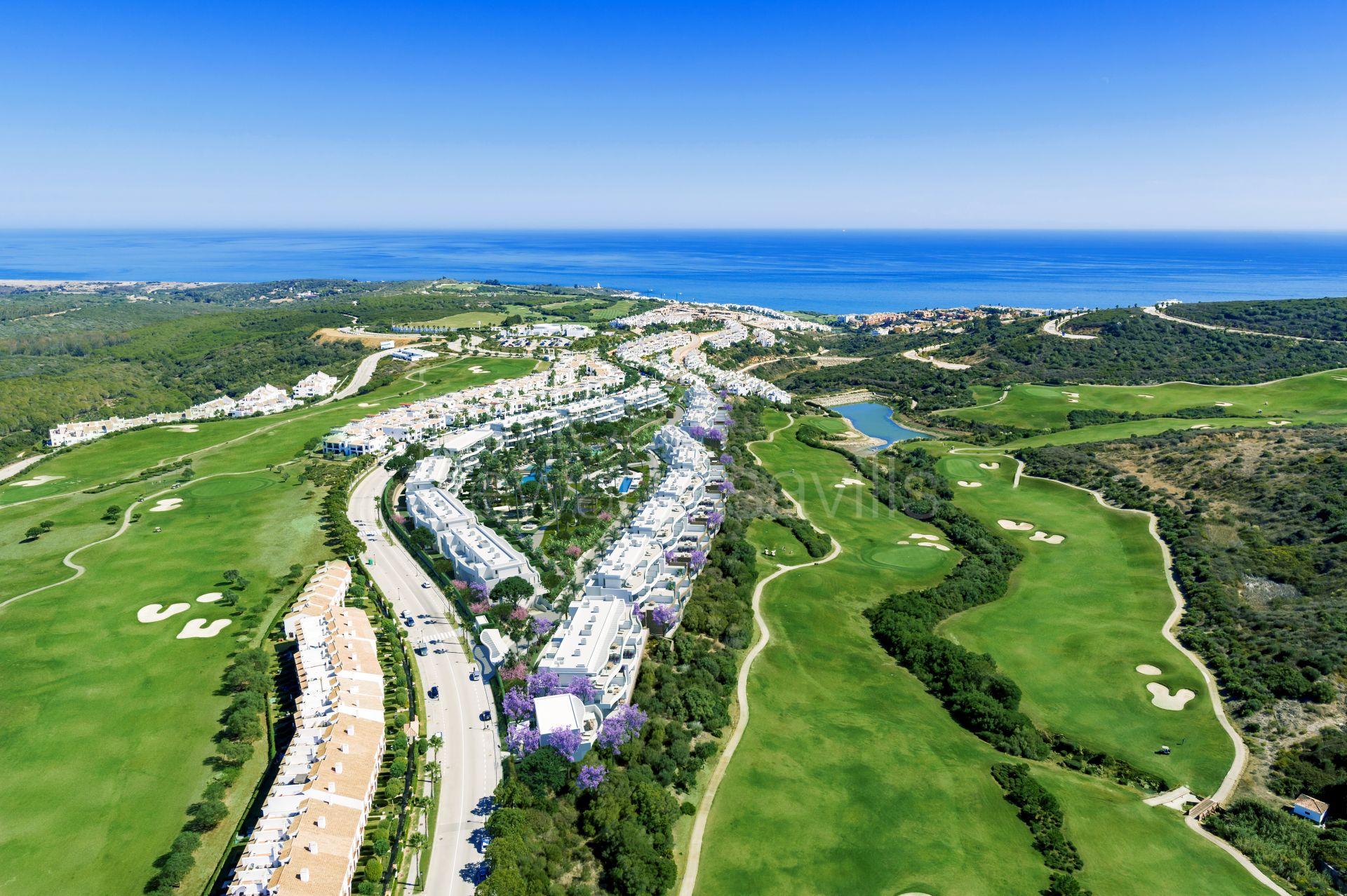 Penthouses with sea views under construction in Alcaidesa