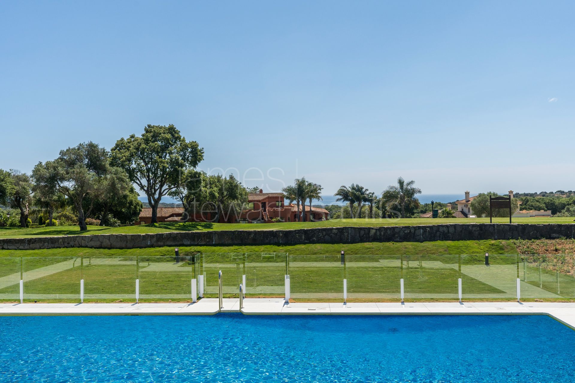 Nuevos apartamentos en primera linea de San Roque Golf desde €405.000