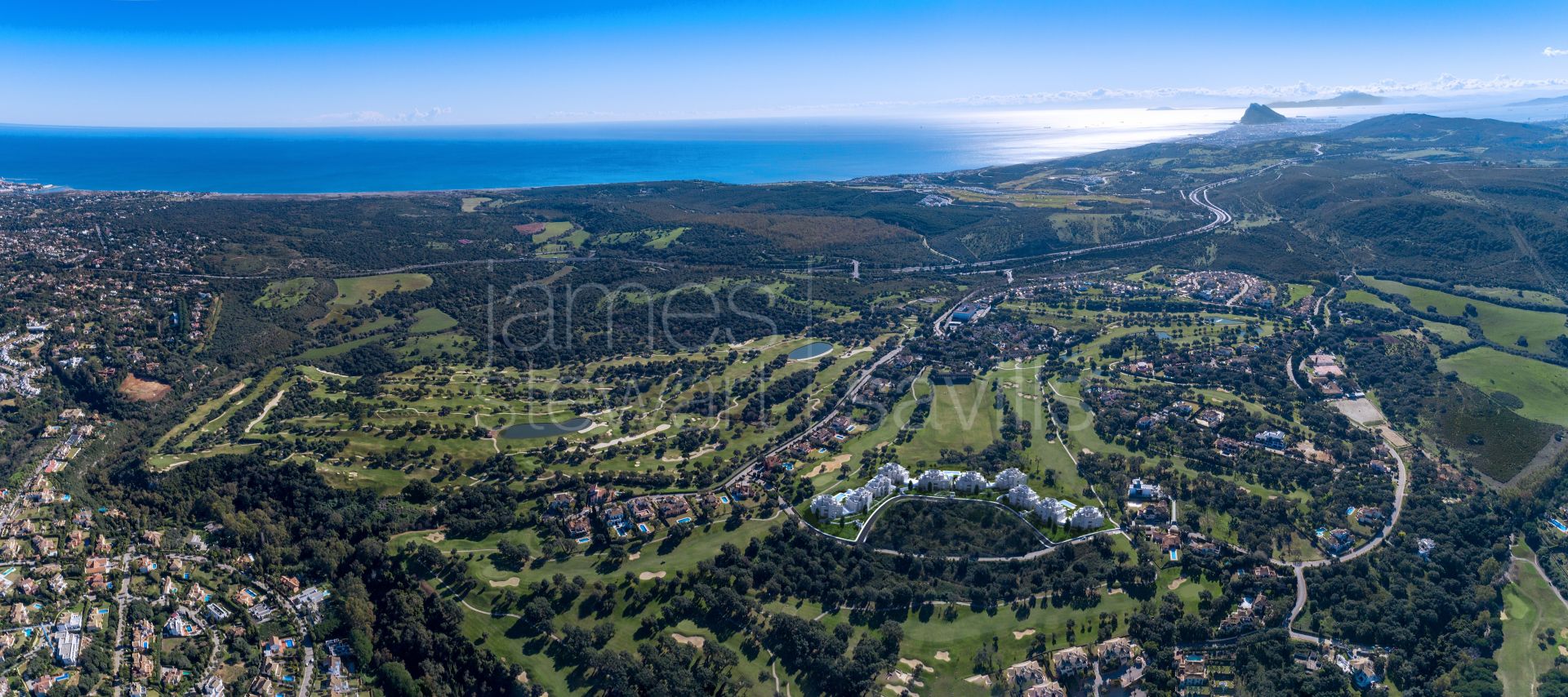 Nuevos apartamentos en primera linea de San Roque Golf desde €405.000