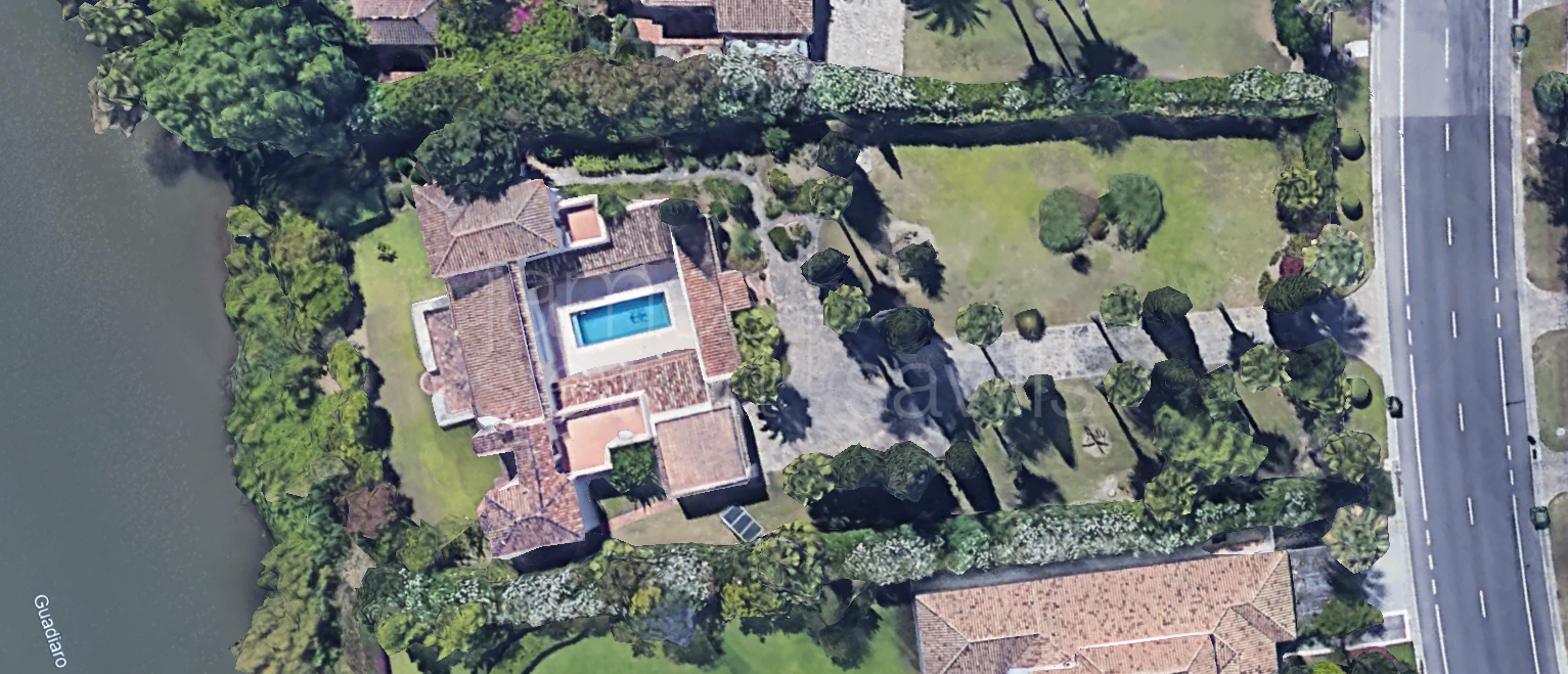 Parcela Exclusiva en Primera Línea del Río para Villa Personalizada en Reyes y Reinas, Sotogrande Costa