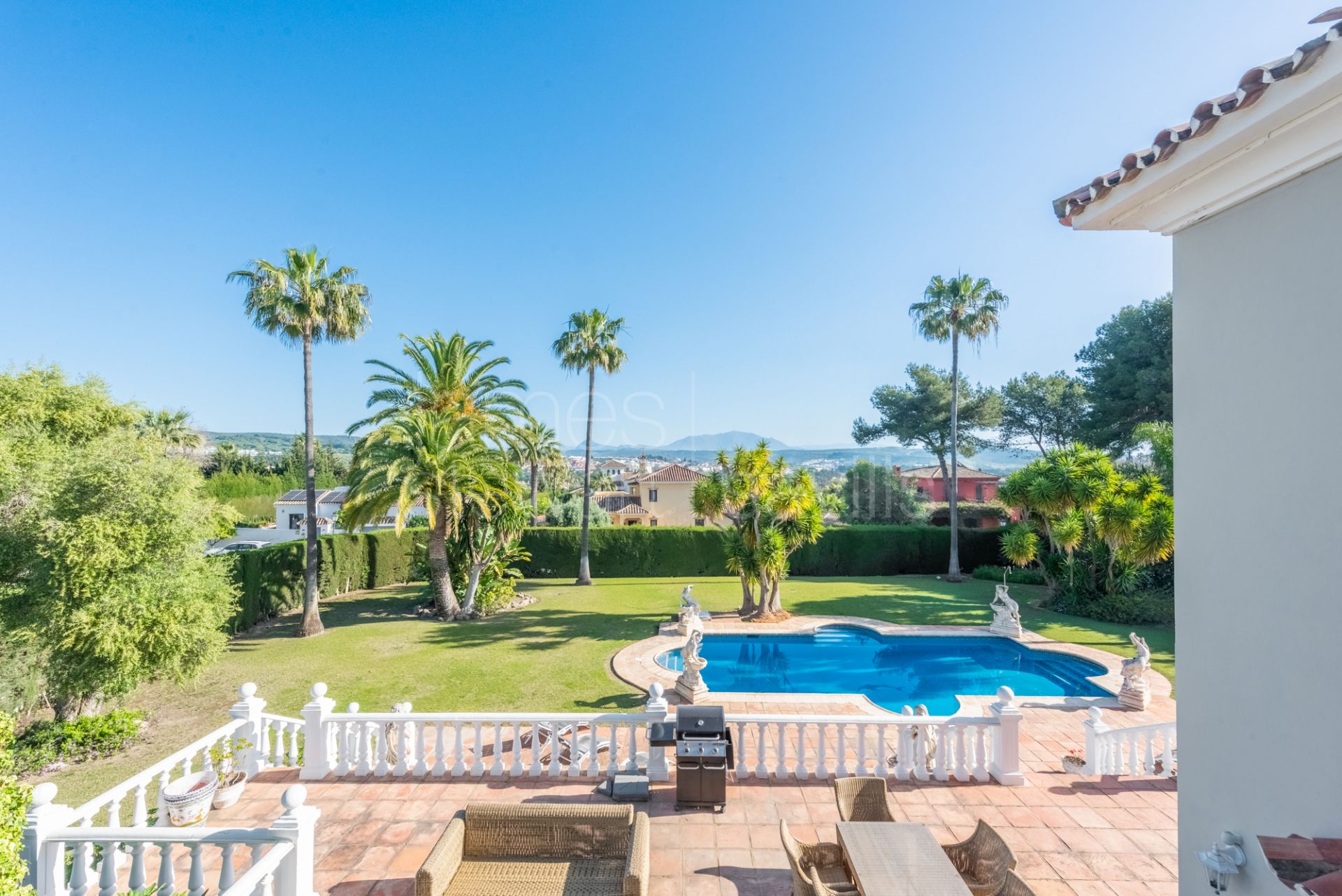 Spacious Villa with Panoramic Views for Sale in Sotogrande Costa's B Zone