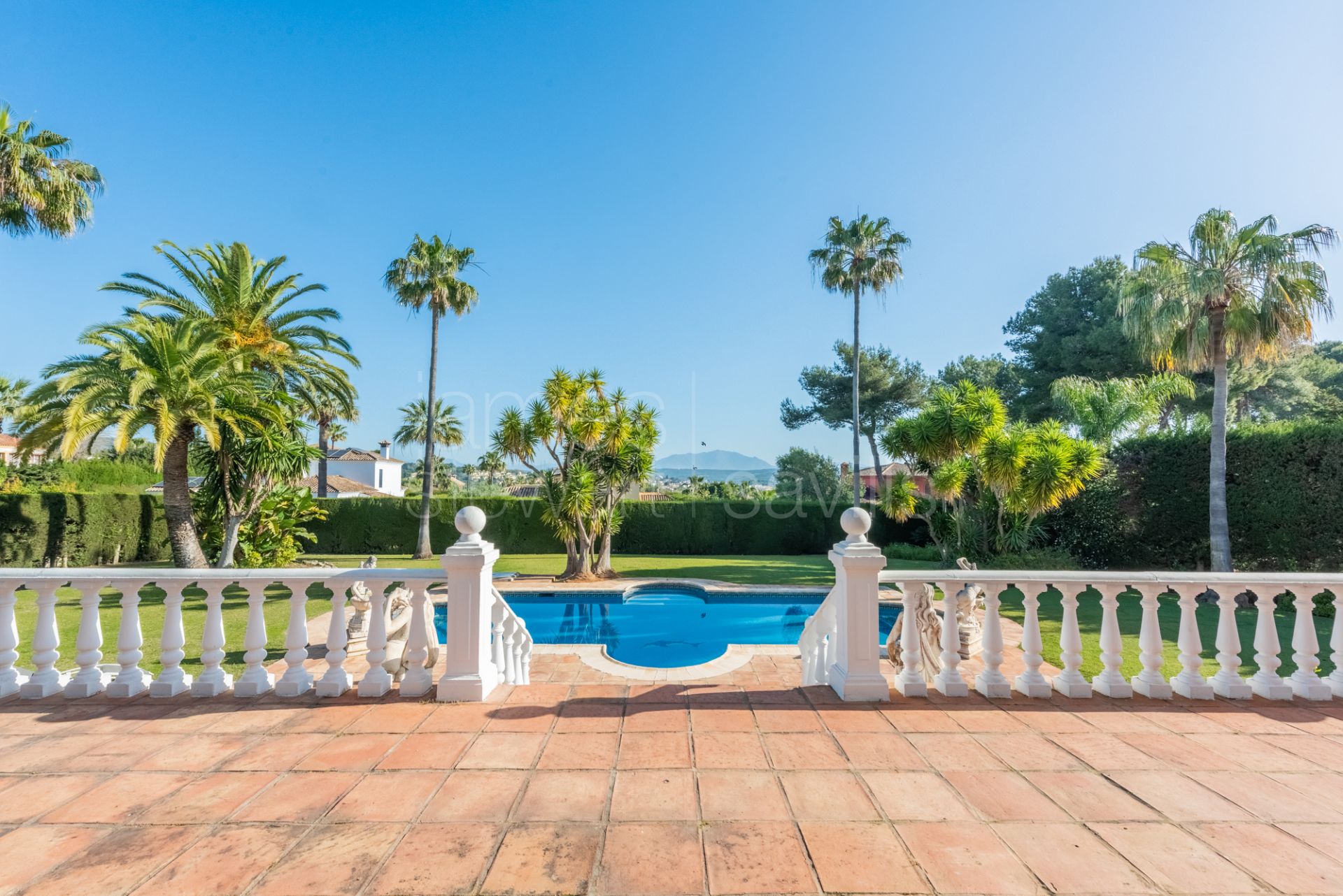 Spacious Villa with Panoramic Views for Sale in Sotogrande Costa's B Zone