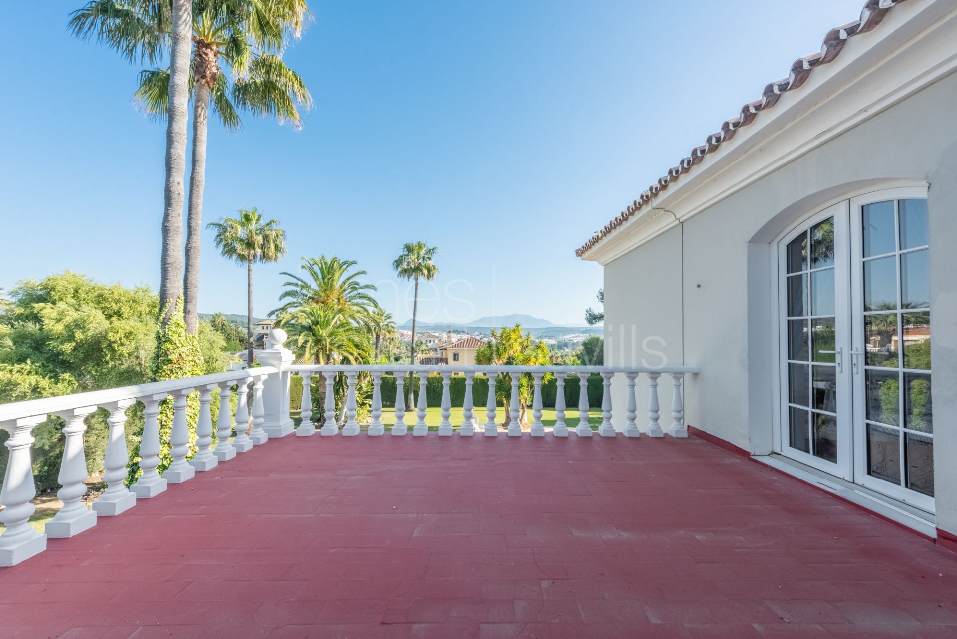 Spacious Villa with Panoramic Views for Sale in Sotogrande Costa's B Zone